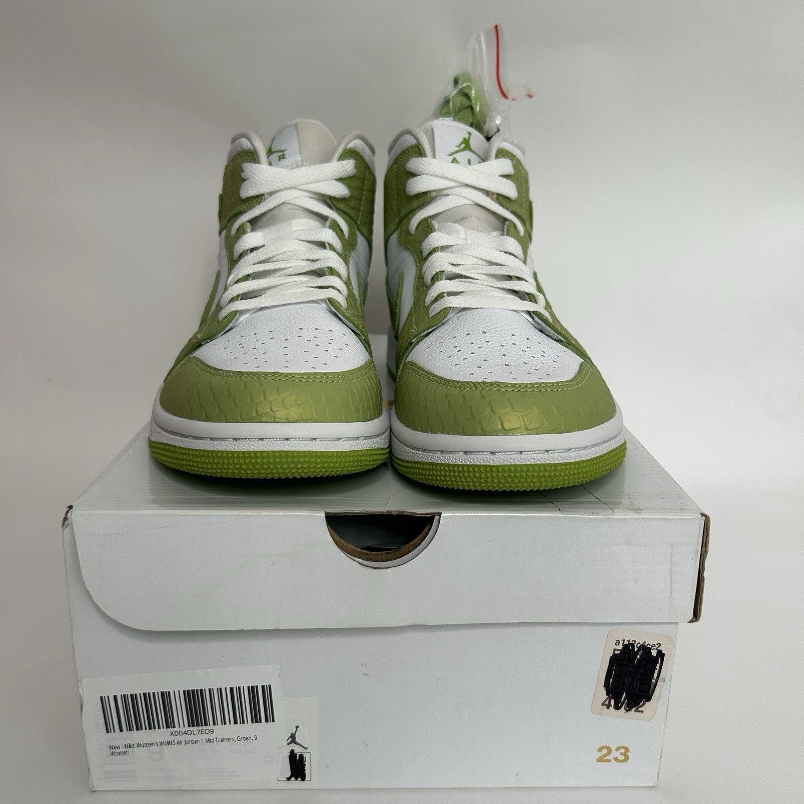Jordan Brand Nike Air Jordan 1 Mid WMNS SE “Green Python” Size US 9 / IT 39 - 2 Thumbnail