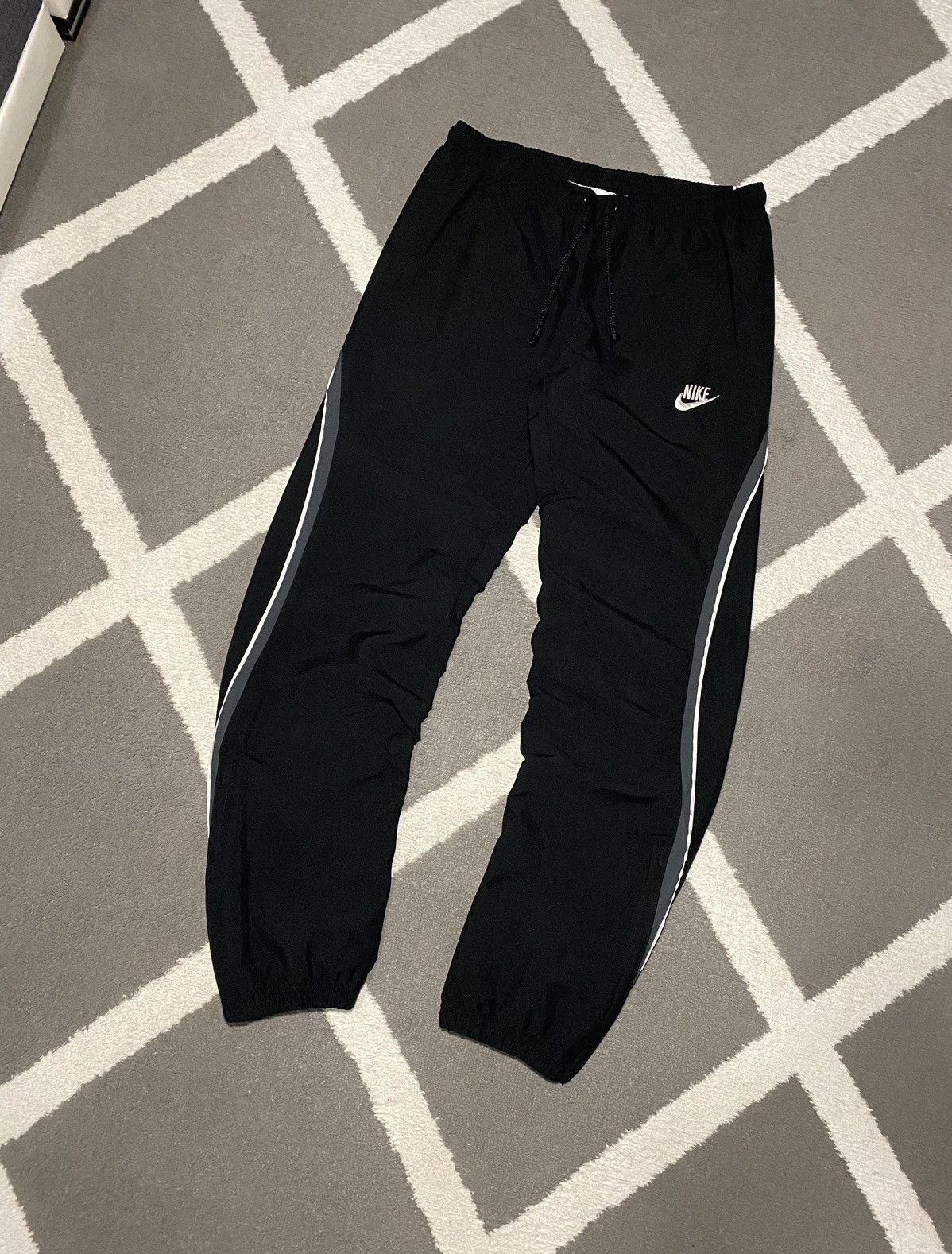 Nike × Vintage Vintage 00’s Y2K Nike Swoosh Parachute Sweatpants Size 26" / US 2 / IT 38 - 4 Thumbnail