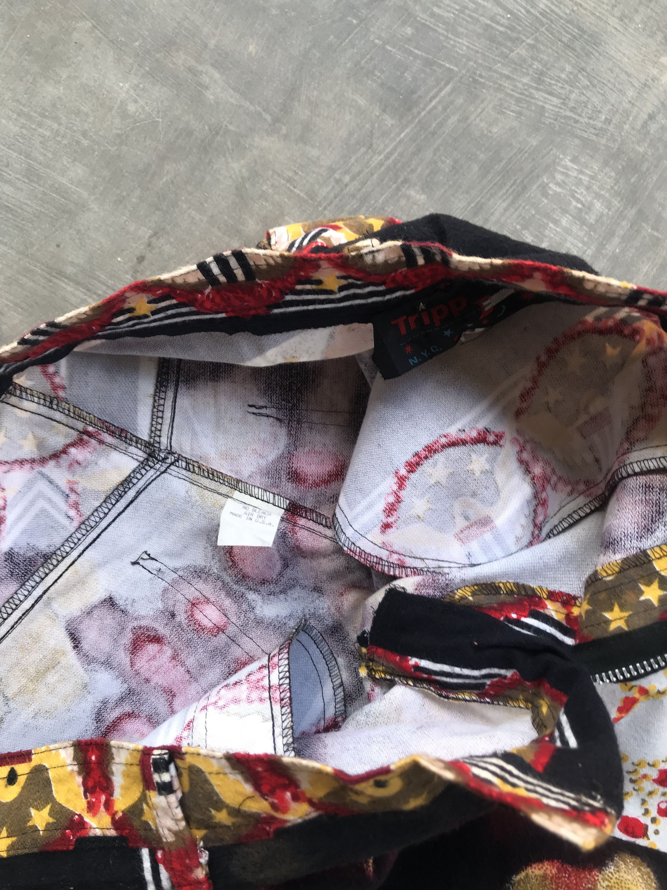 Tripp NYC Tripp NYC Elvis Presley Full Print Pants Size US 33 - 18 Thumbnail