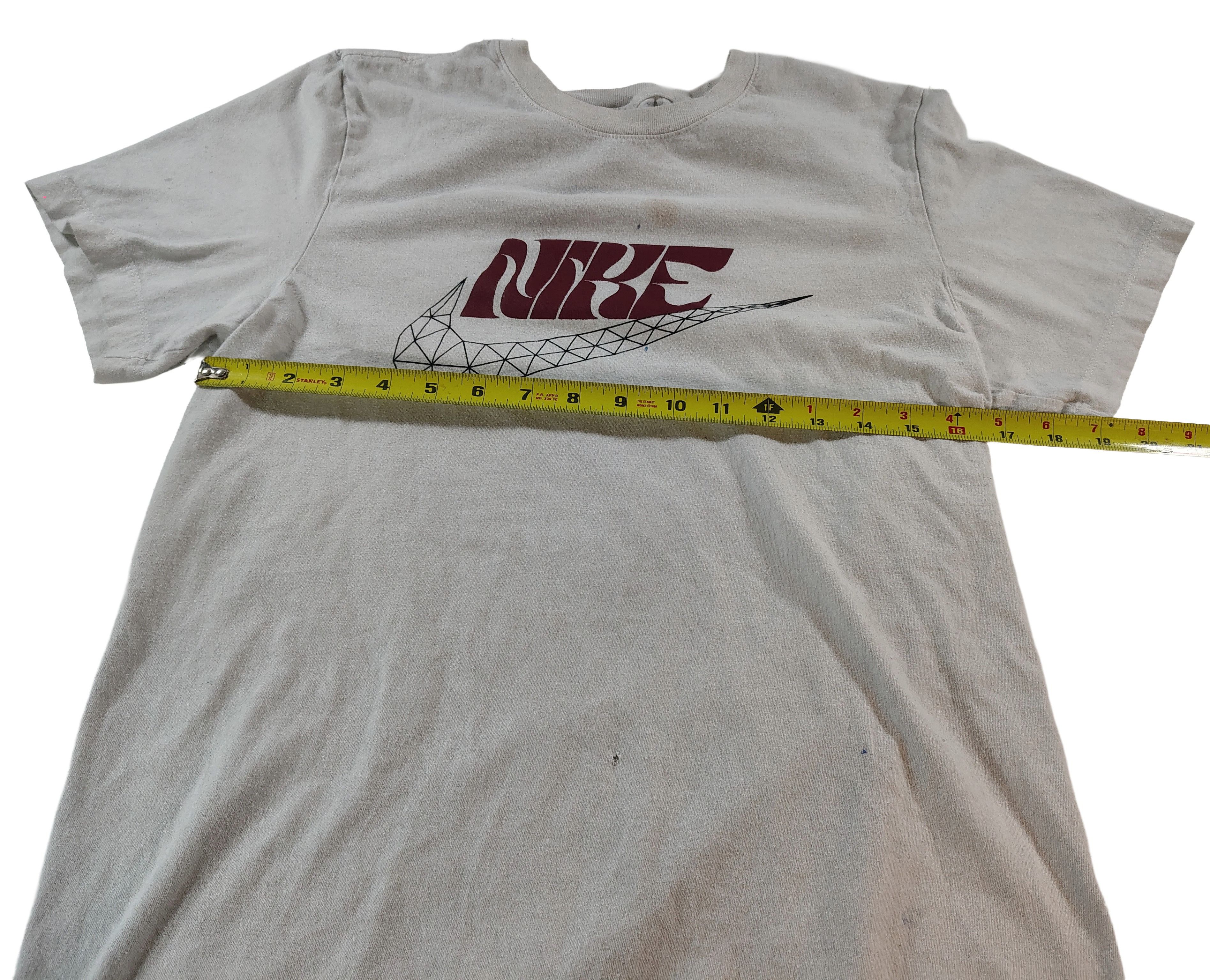 Nike Men's Small White Short Sleeve Nike Graphic T-Shirt Size US S / EU 44-46 / 1 - 3 Thumbnail