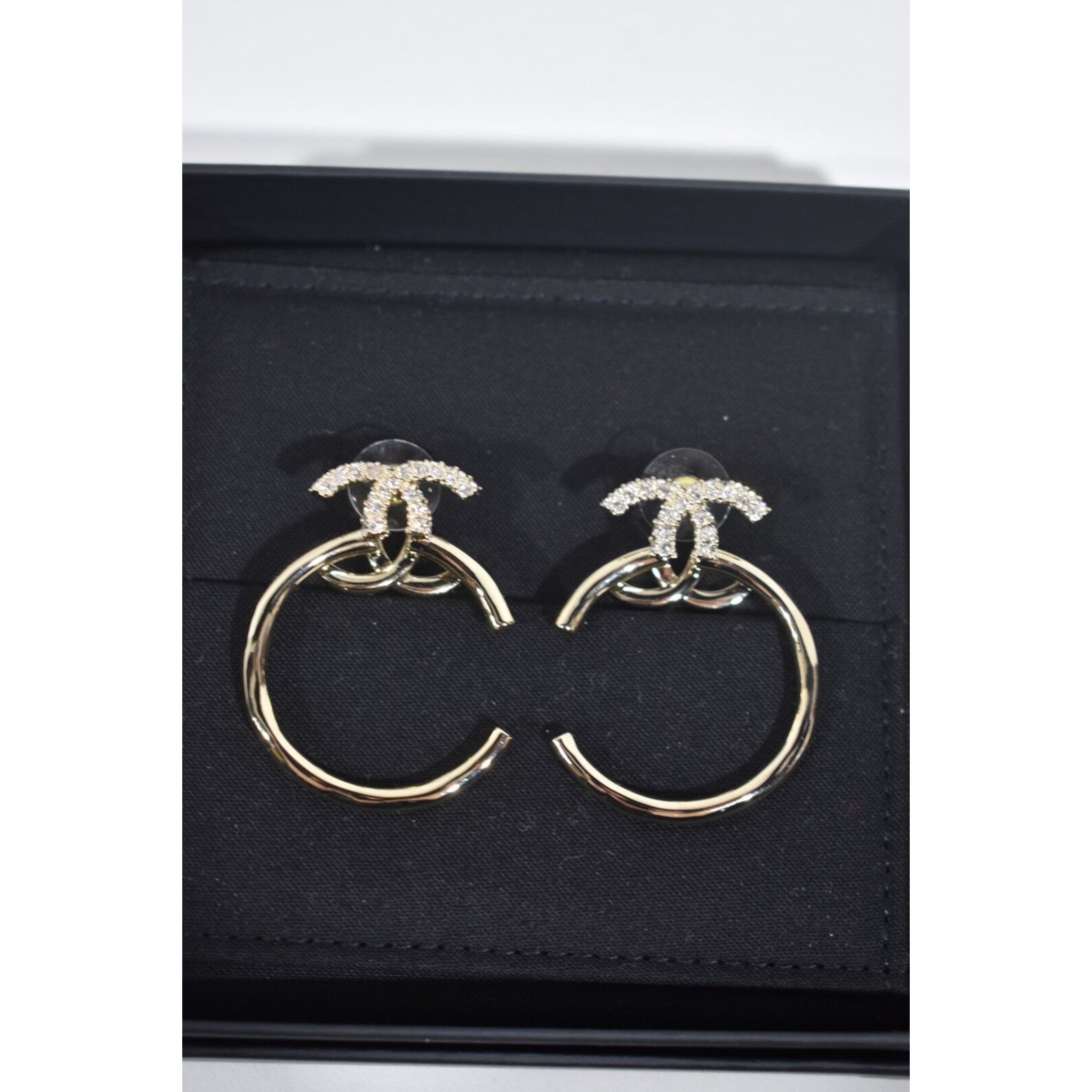 Chanel Chanel Gold Crystal Interlocking Stud Classic Hoop Earring Size ONE SIZE - 8 Thumbnail