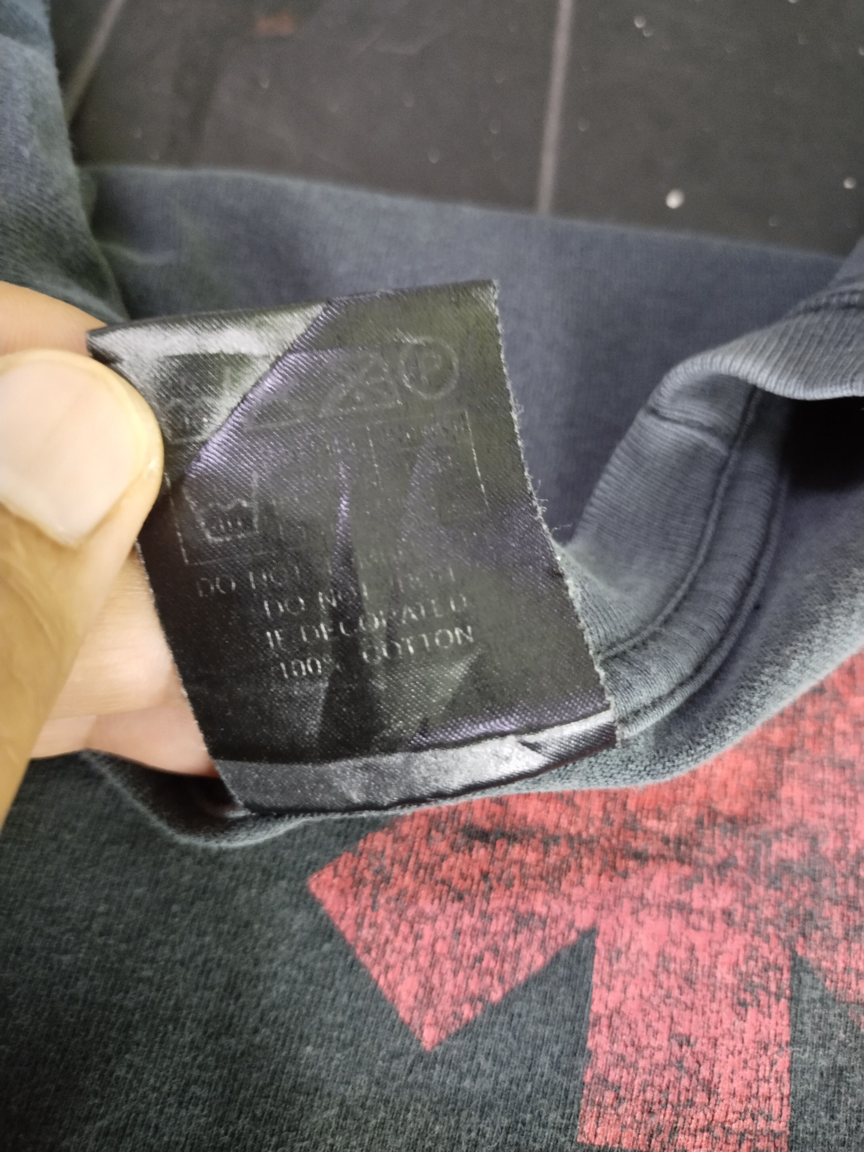 Band Tees Y2k Vintage Red Hot Chili Peppers Distressed Black Tee Size US S / EU 44-46 / 1 - 9 Thumbnail