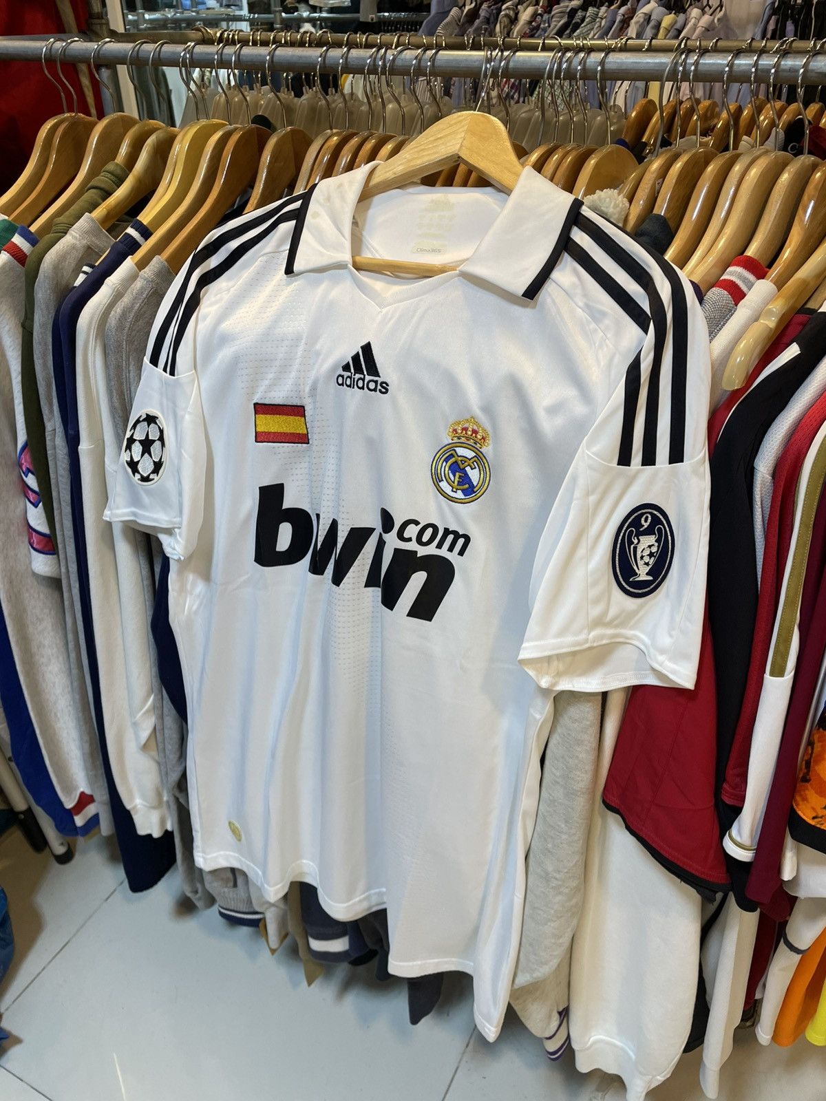 Adidas × Vintage 2009 Real Madrid CR7 Home Kit Size US L / EU 52-54 / 3 - 2 Thumbnail
