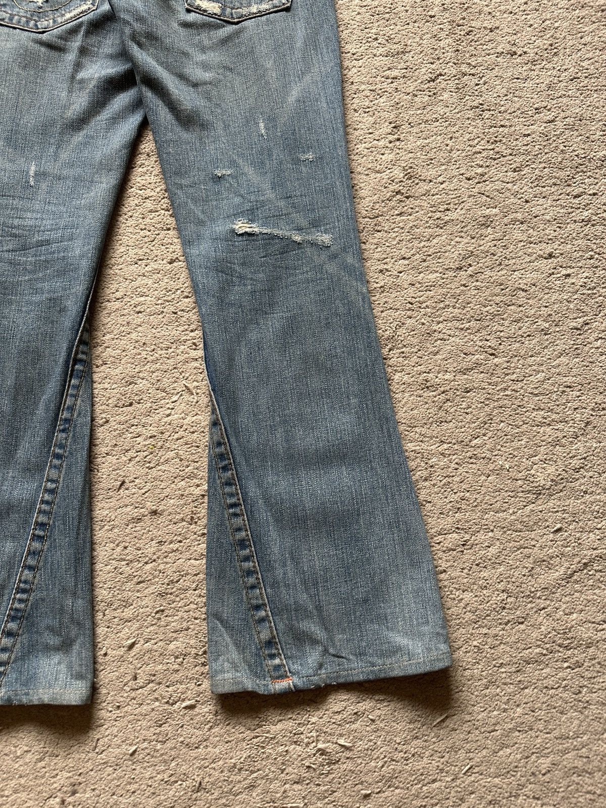 True Religion 2000s True Religion Distressed Flare Jeans Size US 30 / EU 46 - 9 Thumbnail