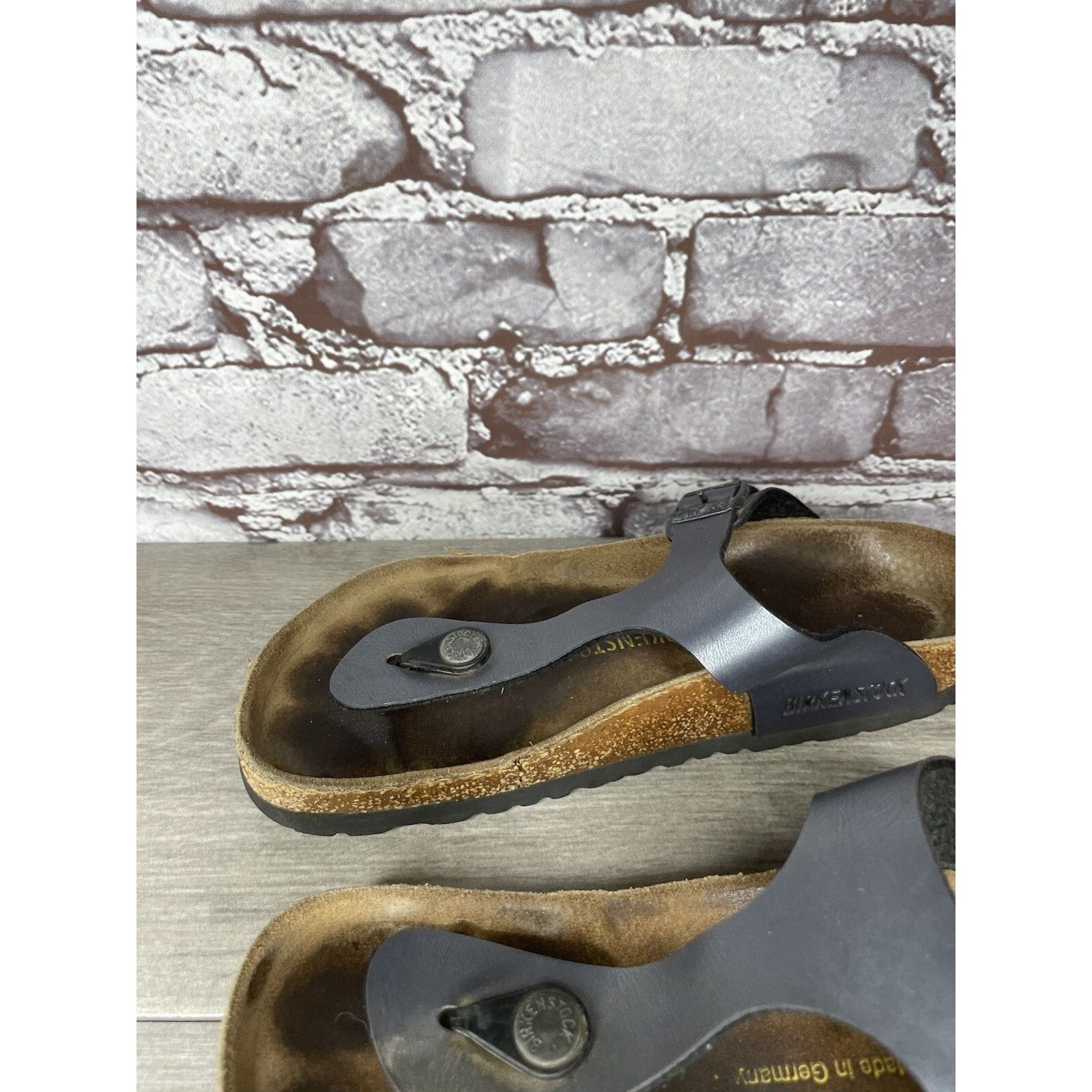 Birkenstock Birkenstock Gizeh Metallic Blue Leather Strap Sandals Women Size US 6 / IT 36 - 12 Thumbnail