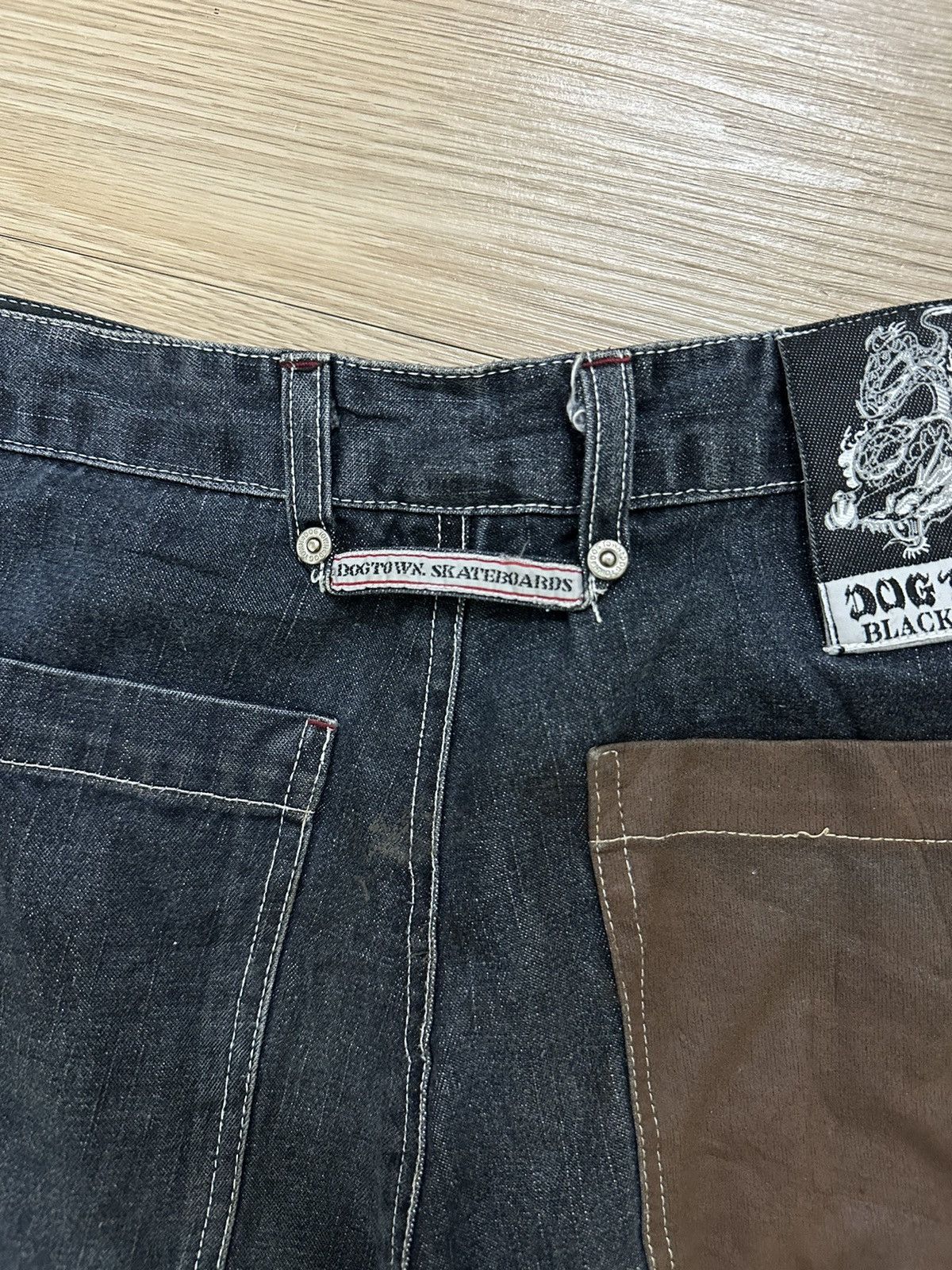 Dogtown × Vintage Rare Vintage Dogtown Black Dragon Multi Pocket Baggy Jorts Size US 32 / EU 48 - 16 Thumbnail