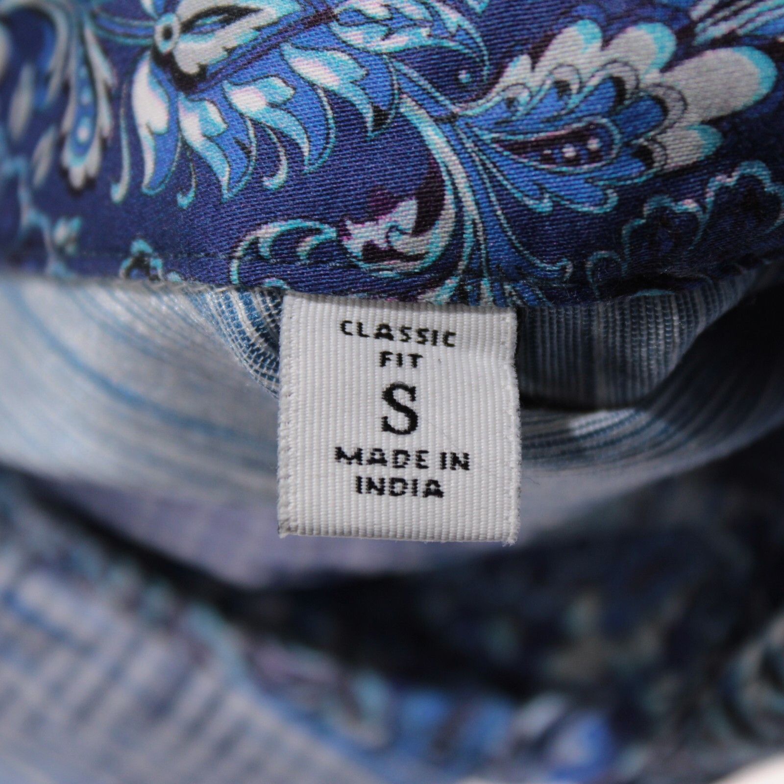 Robert Graham Robert Graham New with tags Shirt Size S US In Blue Size US S / EU 44-46 / 1 - 5 Thumbnail