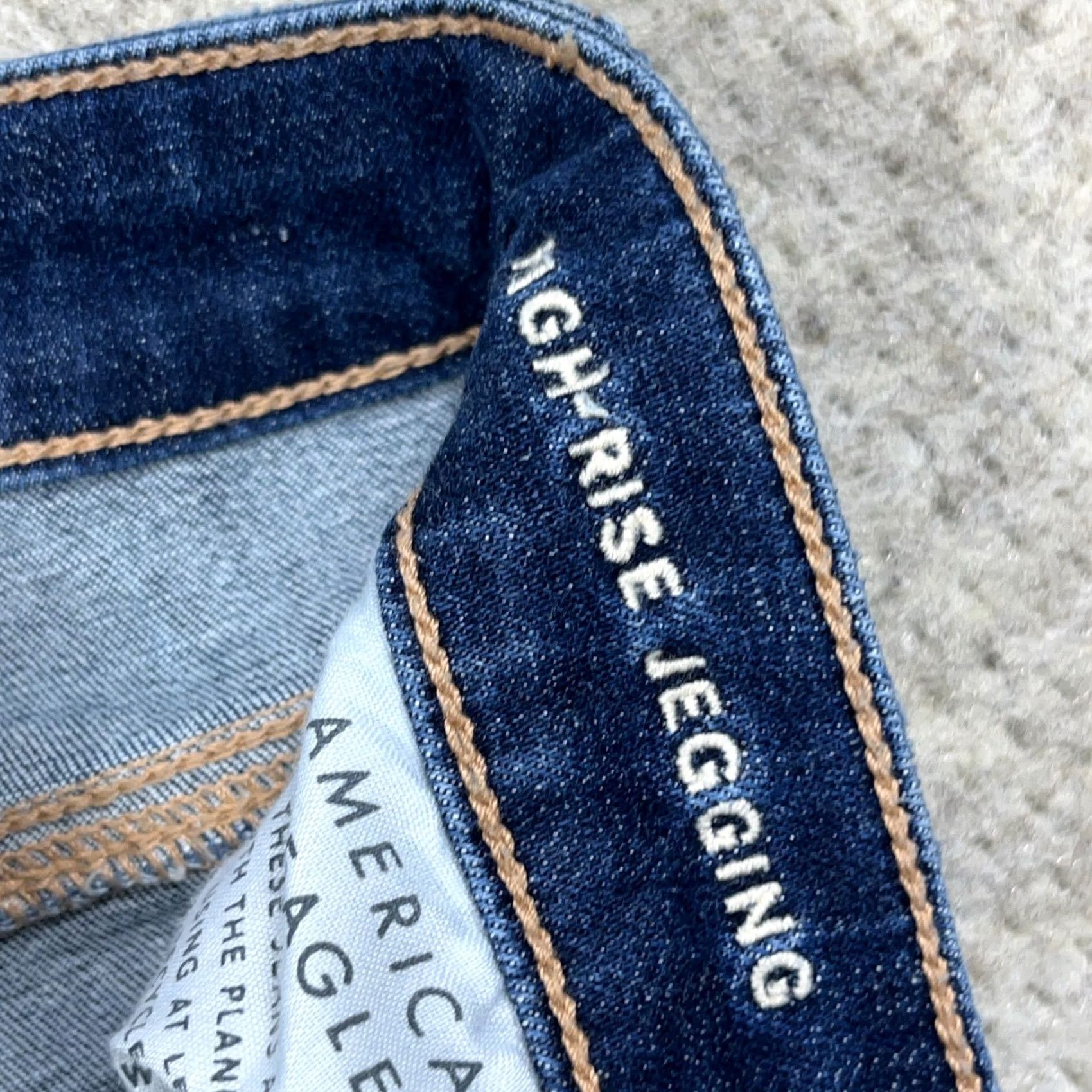 American Eagle Outfitters American Eagle Jeans Women 00 Short Hi High Rise Jegging Dark Denim Ripped Holes Size 24" / US 00 / IT 34 - 6 Thumbnail