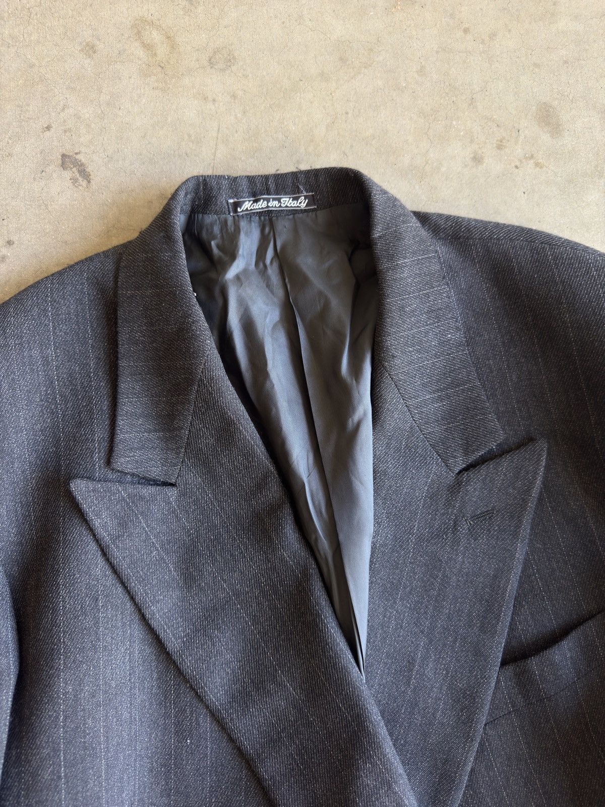 Giorgio Armani Giorgio Armani Made in Italy Pinstripe DB Peak Lapel Jacket Size 42L - 2 Thumbnail