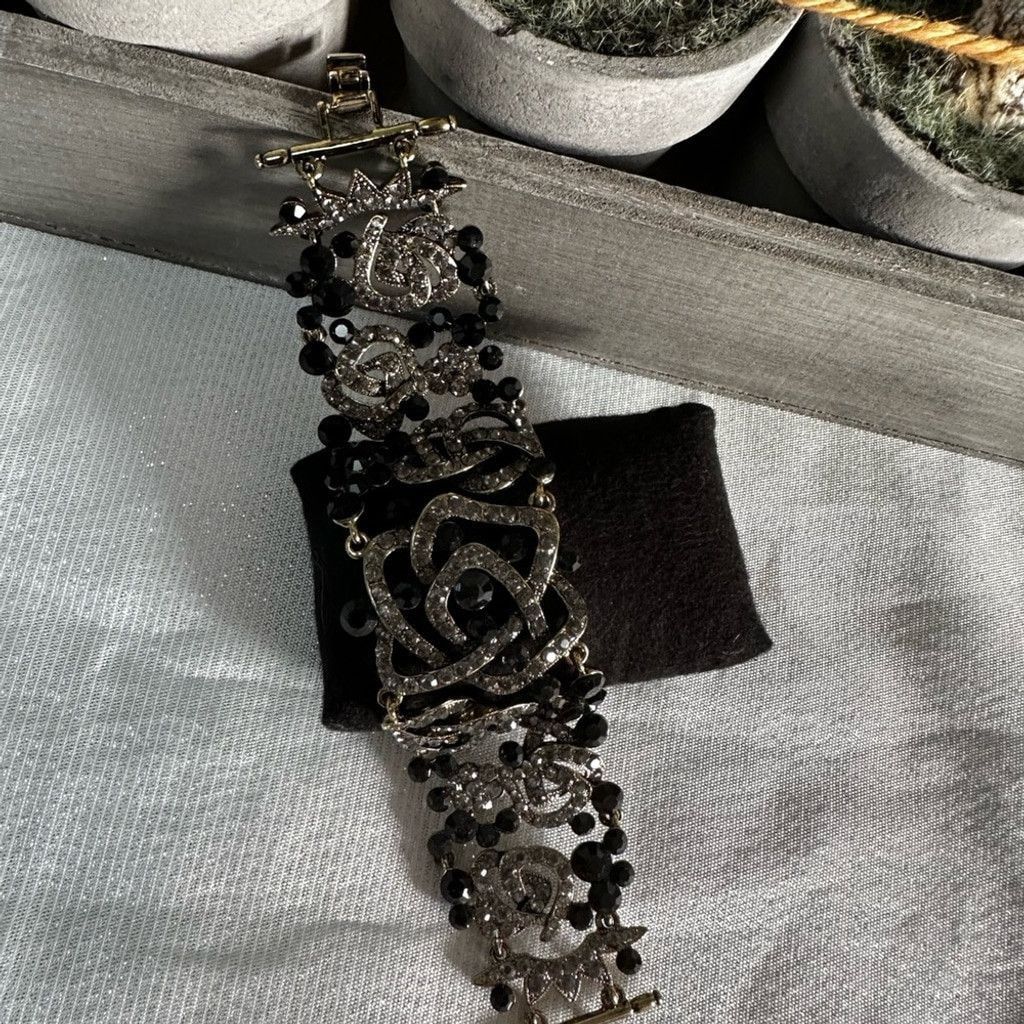 Vintage Fashion Jewelry Gold brass Bracelet with Black rhinestones Size ONE SIZE - 3 Thumbnail