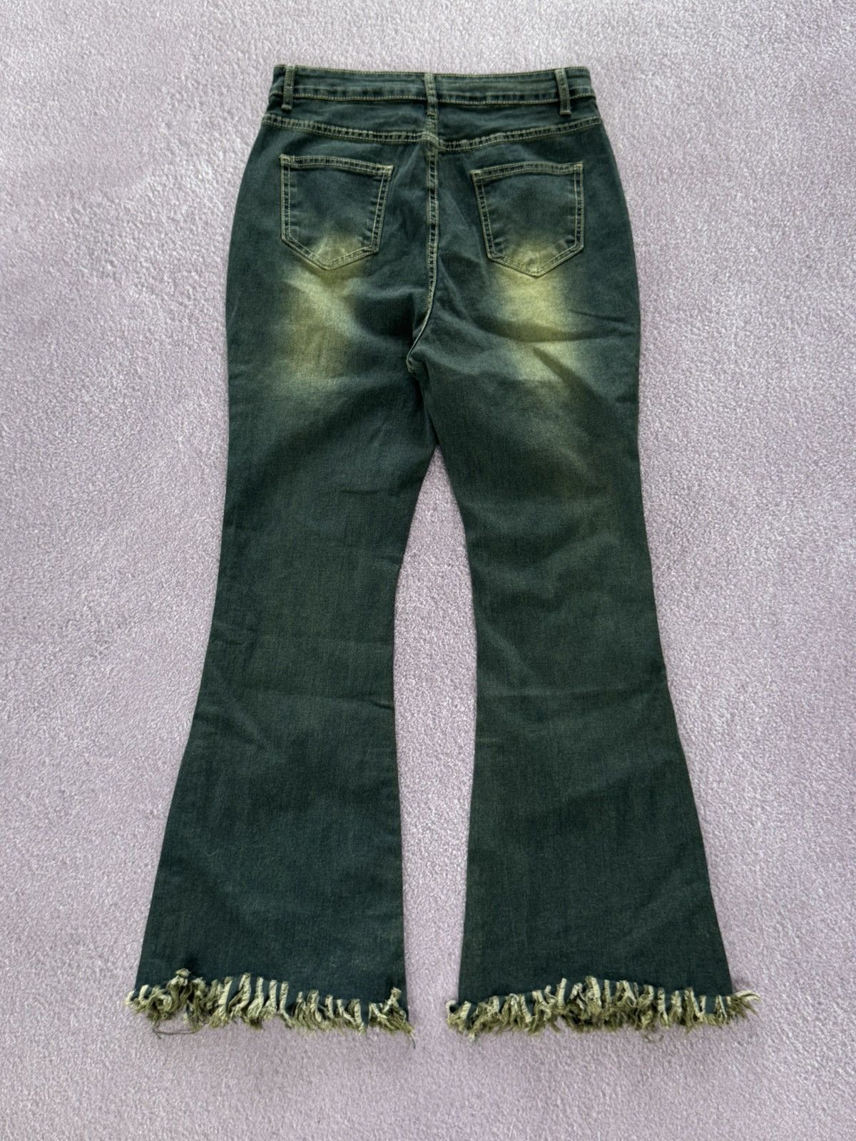 20471120 Vintage Japanese Flared Denim Distressed with Blue Wash Size 32" / US 10 / IT 46 - 2 Thumbnail