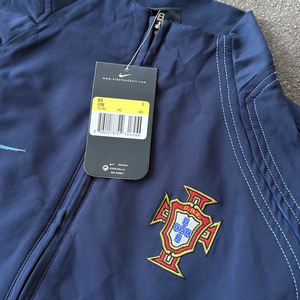 Nike × Vintage Nike Portugal National Team Tracksiut Vintage 2004 NEW RARE Size US S / EU 44-46 / 1 - 7 Thumbnail