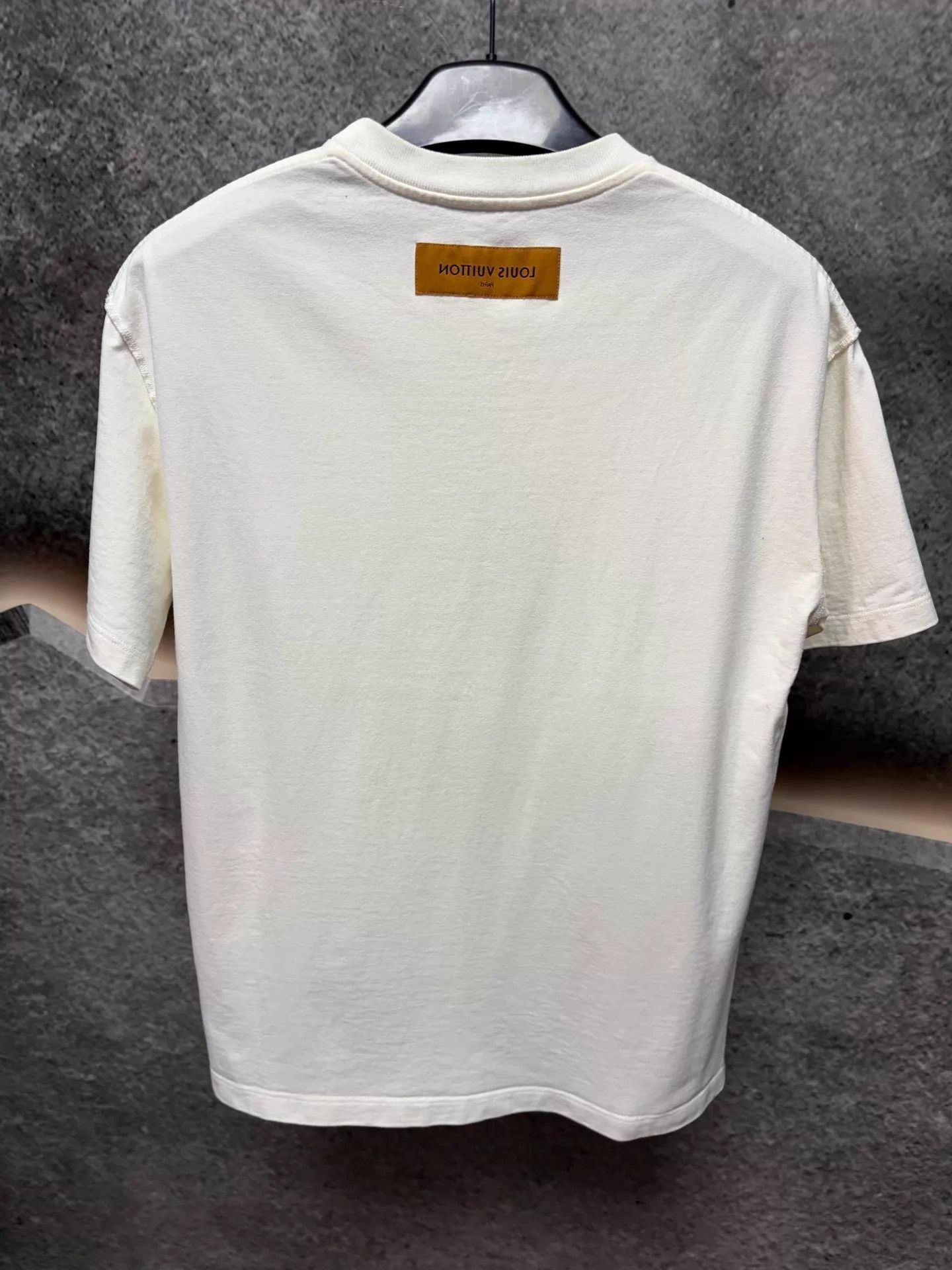 Louis Vuitton LV Rainbow Logo Short Tee M White Size US M / EU 48-50 / 2 - 2 Thumbnail