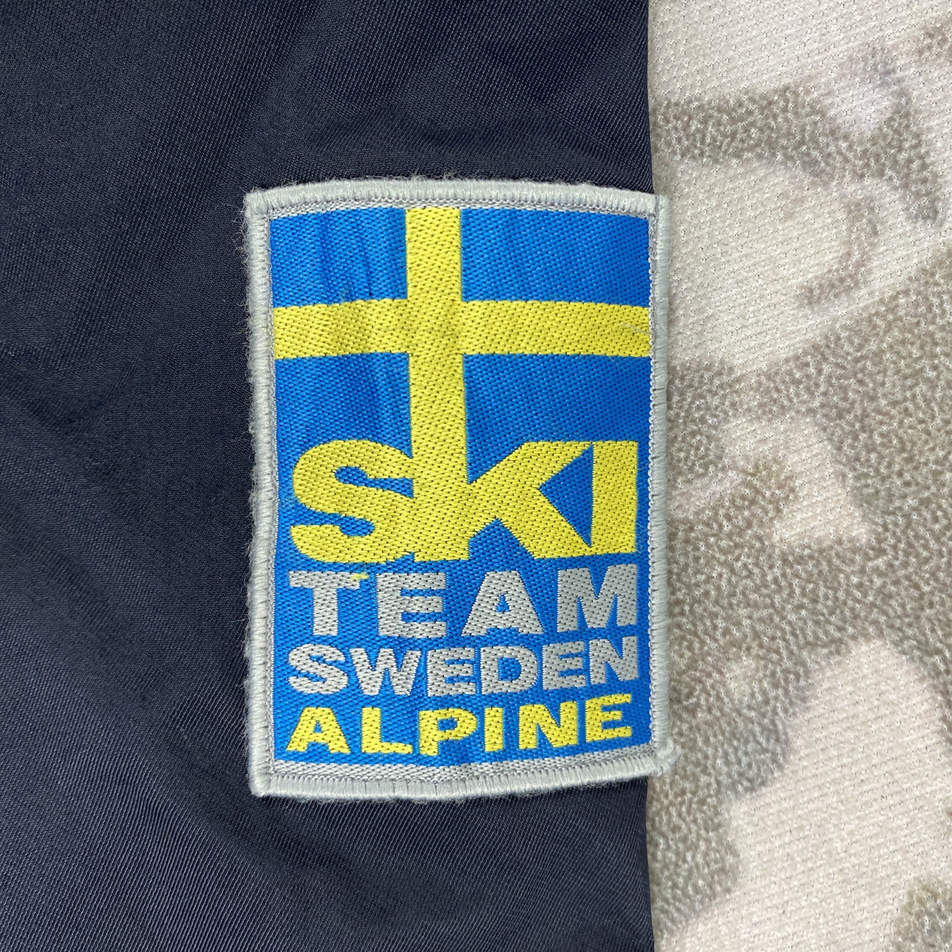 Japanese Brand Vintage Goldwin Ski Team Medium Puffer Jacket- J370 Size US M / EU 48-50 / 2 - 16 Thumbnail