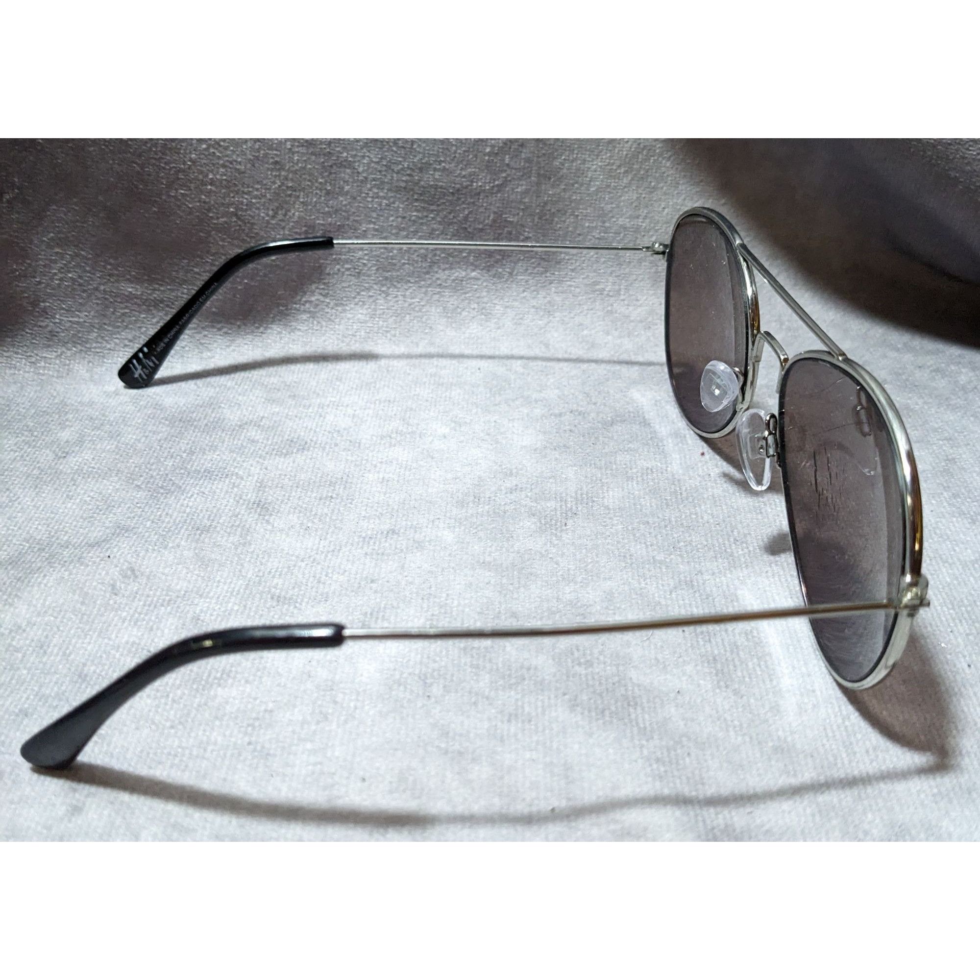 H&M H&M Silver Frame Blue Mirror Aviator Sunglasses Size ONE SIZE - 2 Thumbnail