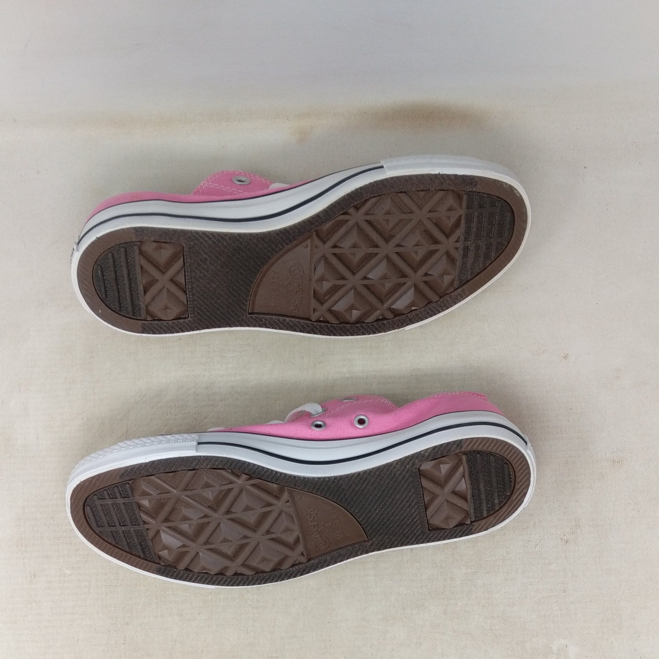 Converse Chuck Taylor All Star Low Pink Size US 7 / EU 40 - 1 Preview