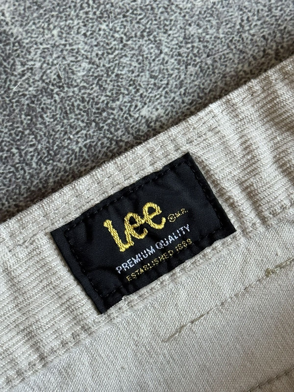 Lee Lee 36/36 Roscoe corduroy velvet pants trousers chinos retro Size US 36 / EU 52 - 12 Thumbnail