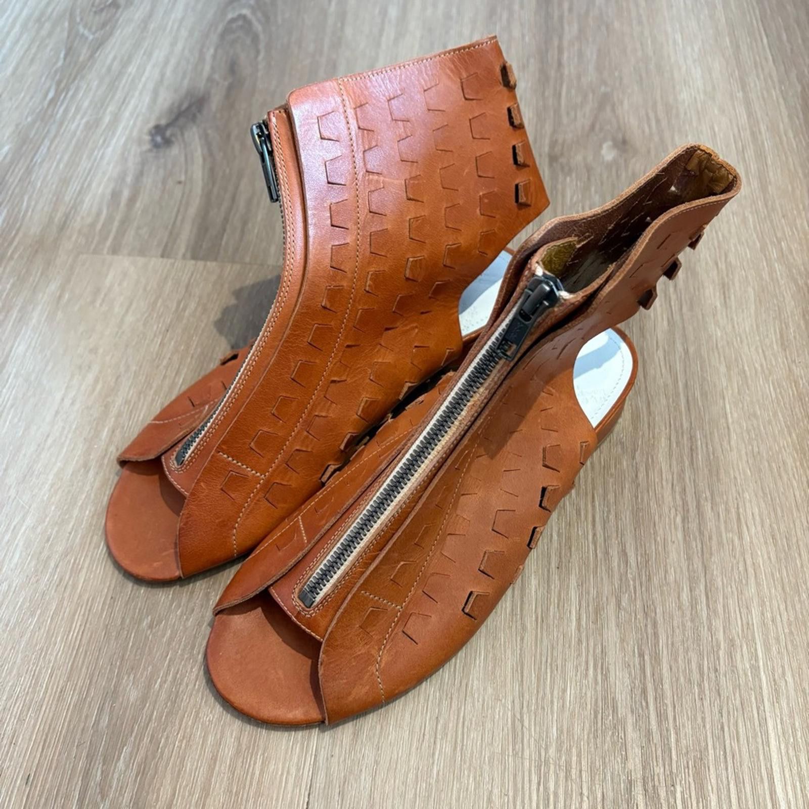 Maison Margiela Maison Margiela Tabi Style Cutout Leather Sandals Brown Size US 7.5 / IT 37.5 - 2 Thumbnail