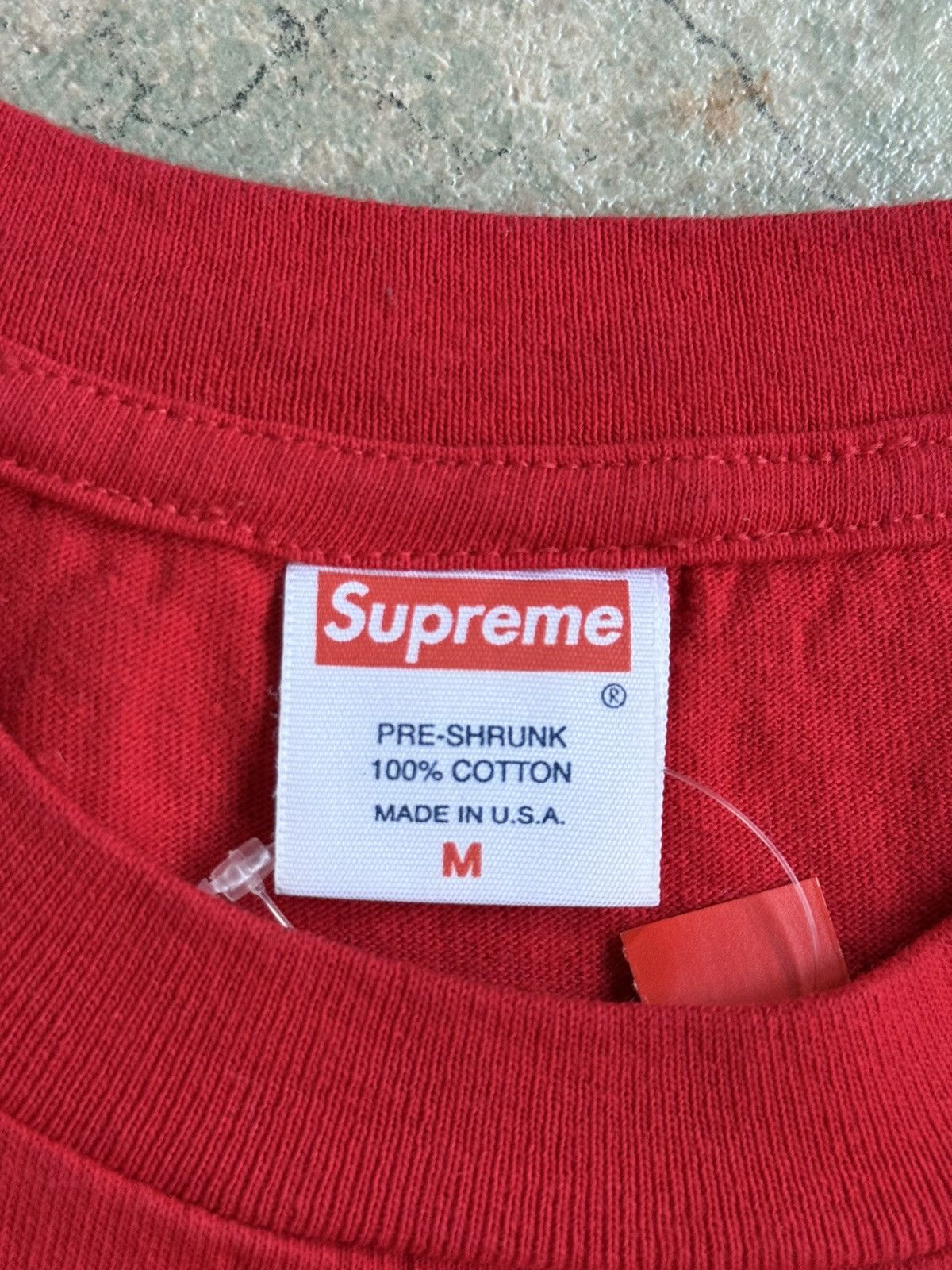 Supreme 2005 Purple on Red box logo tee Size US M / EU 48-50 / 2 - 3 Thumbnail
