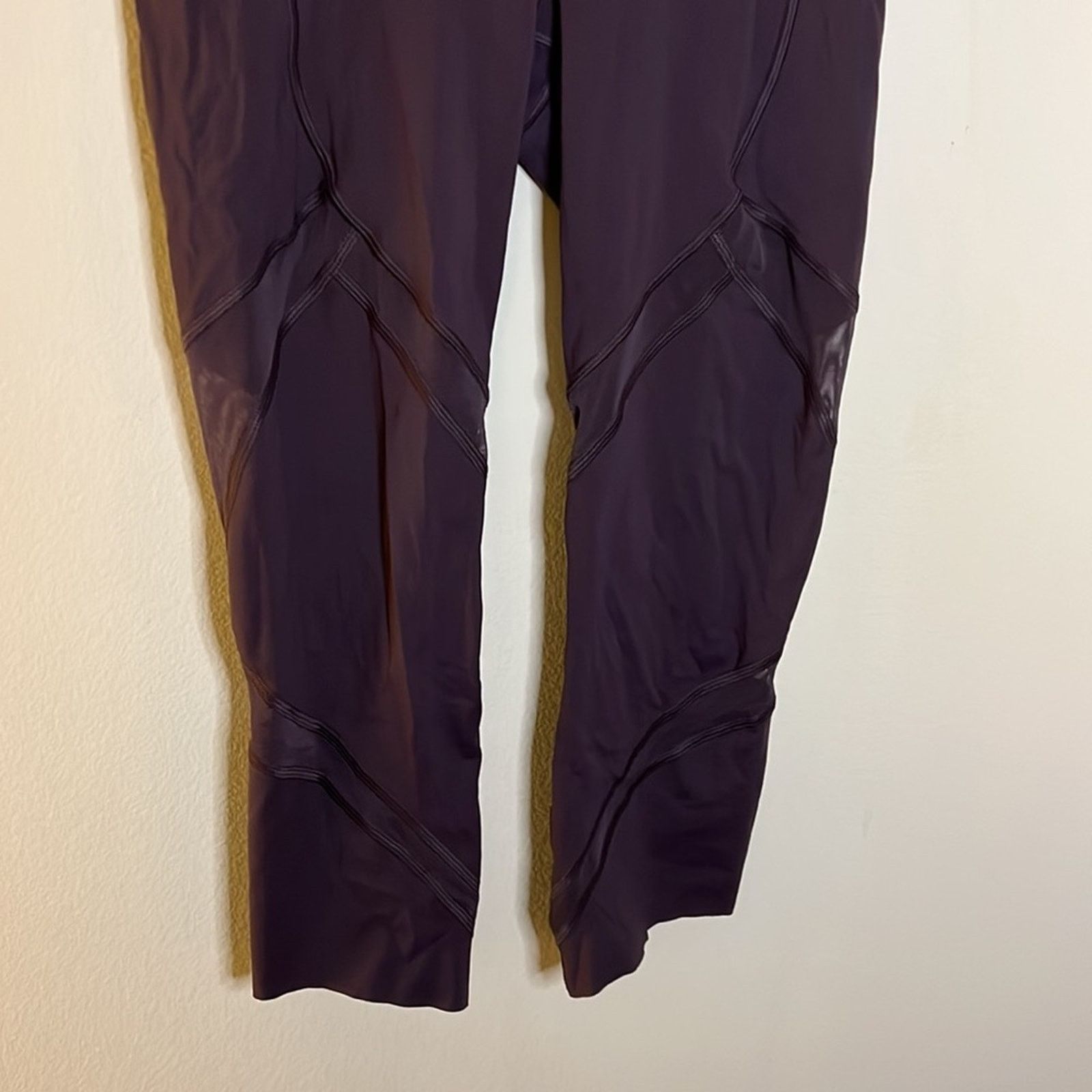 Lululemon lululemon On Pace Crop 21” Leggings in Vintage Grape Size 4 Size 27" / US 4 / IT 40 - 6 Thumbnail