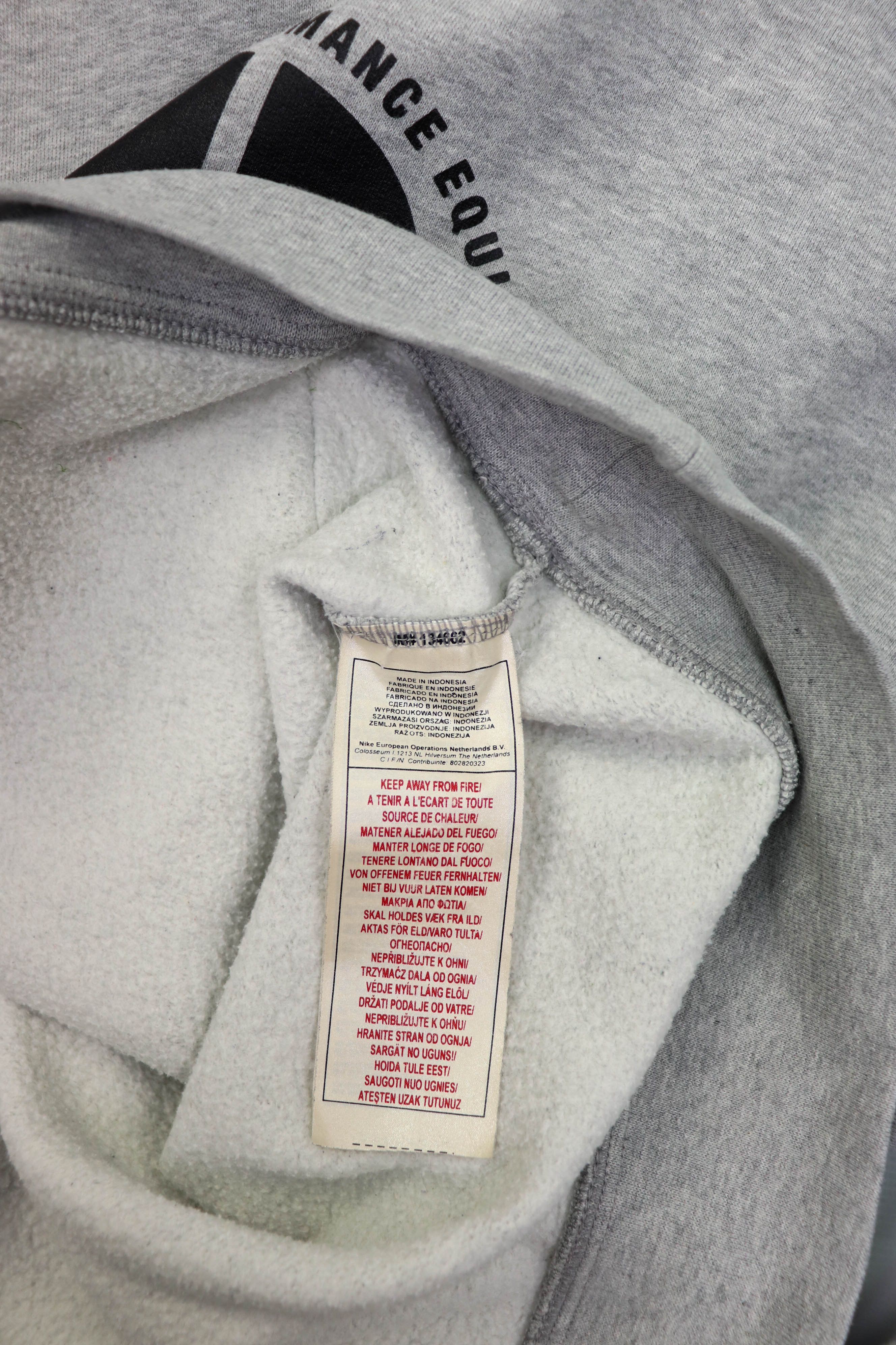 Nike Nike Vintage 00s Basketball Gray Graphics Hoodie Size US M / EU 48-50 / 2 - 10 Thumbnail