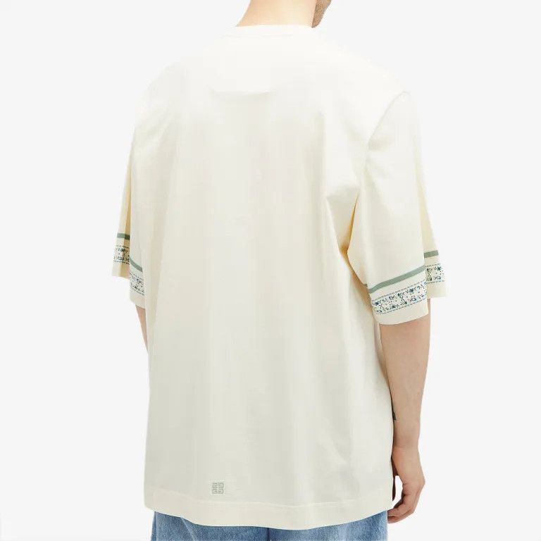 Givenchy o1w1db10325 New Studio Fit T-Shirt in Ivory Size US S / EU 44-46 / 1 - 3 Thumbnail