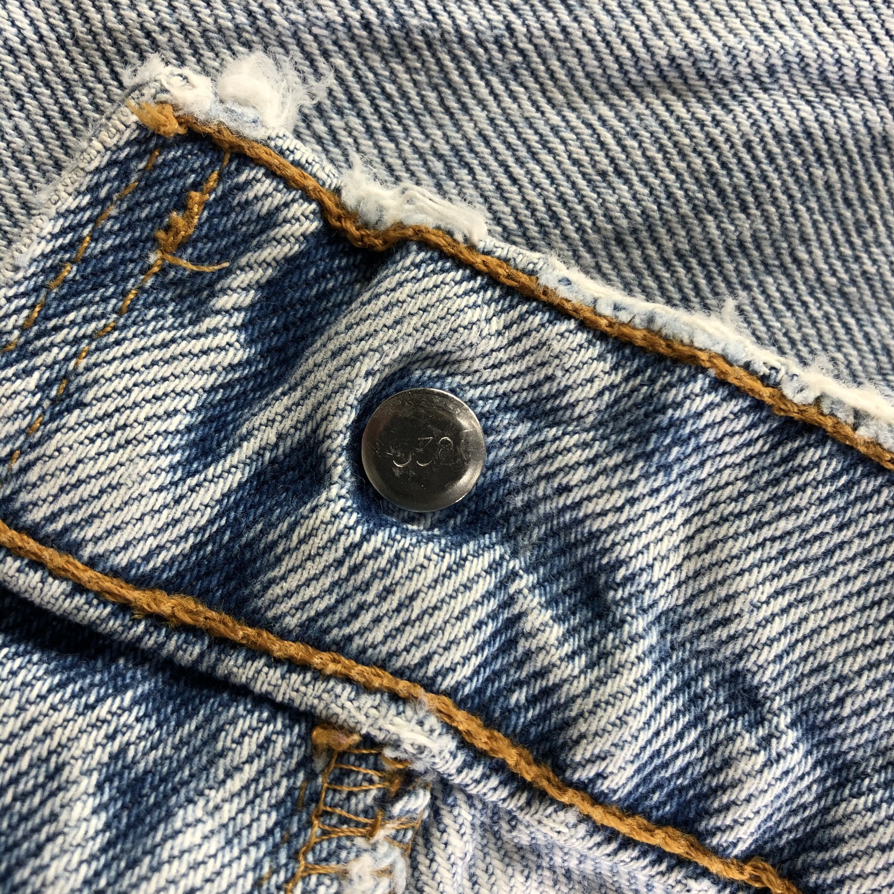 Levi's 90s Vintage Light Wash Levis 551 Jeans-J3310 Size US 31 - 10 Thumbnail