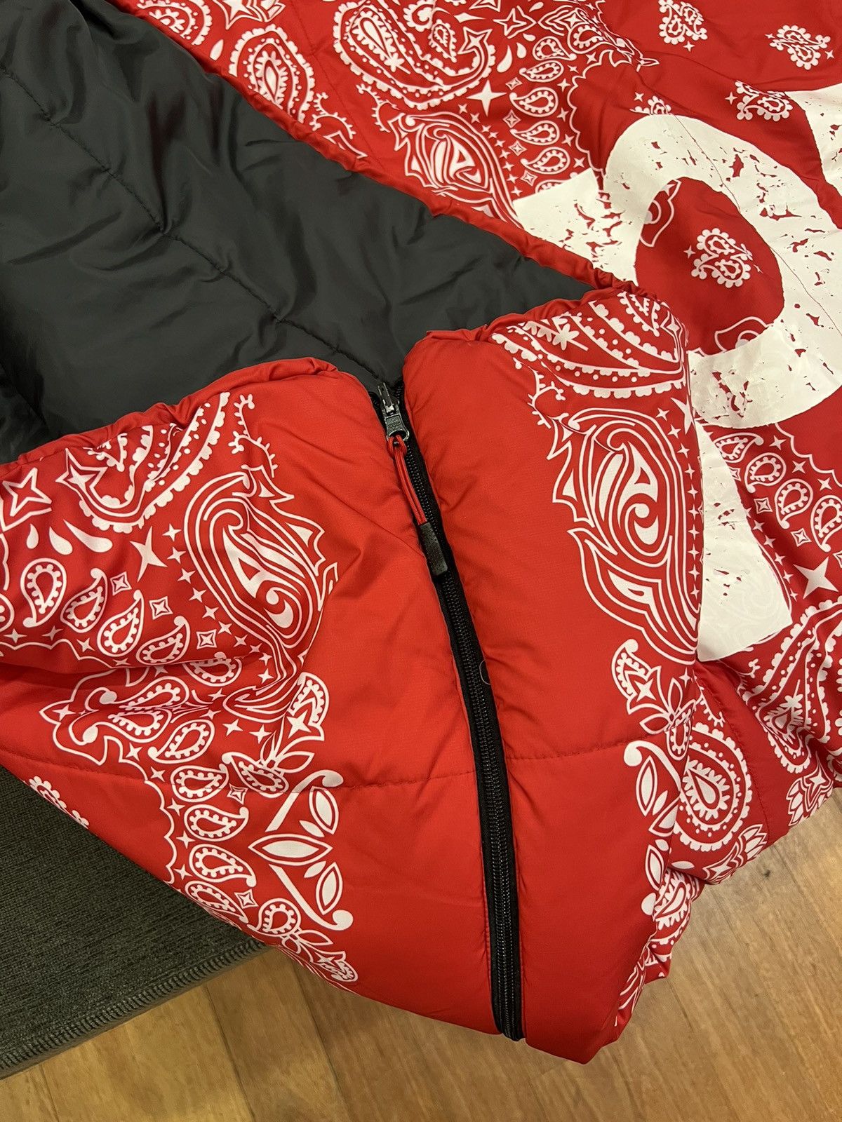 Supreme × The North Face Supreme The North Face Red Bandana Sleeping Bag Paisley Size ONE SIZE - 12 Thumbnail
