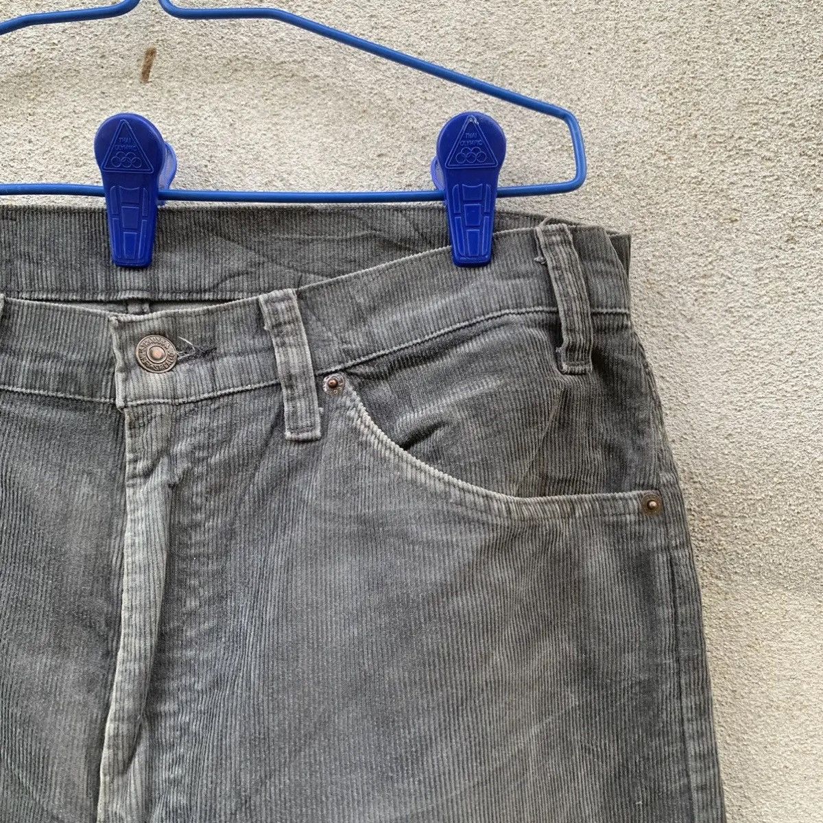 Levi's 1980’s VINTAGE LEVI’S 505 WHITETAB LEVIS CORDUROY FADED PANT Size US 32 / EU 48 - 4 Thumbnail