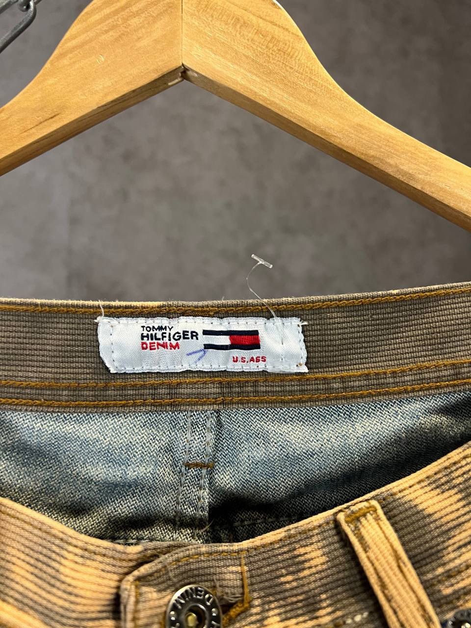 Tommy Hilfiger Tommy Hilfiger vintage designer distressed jeans Size US 31 - 5 Thumbnail