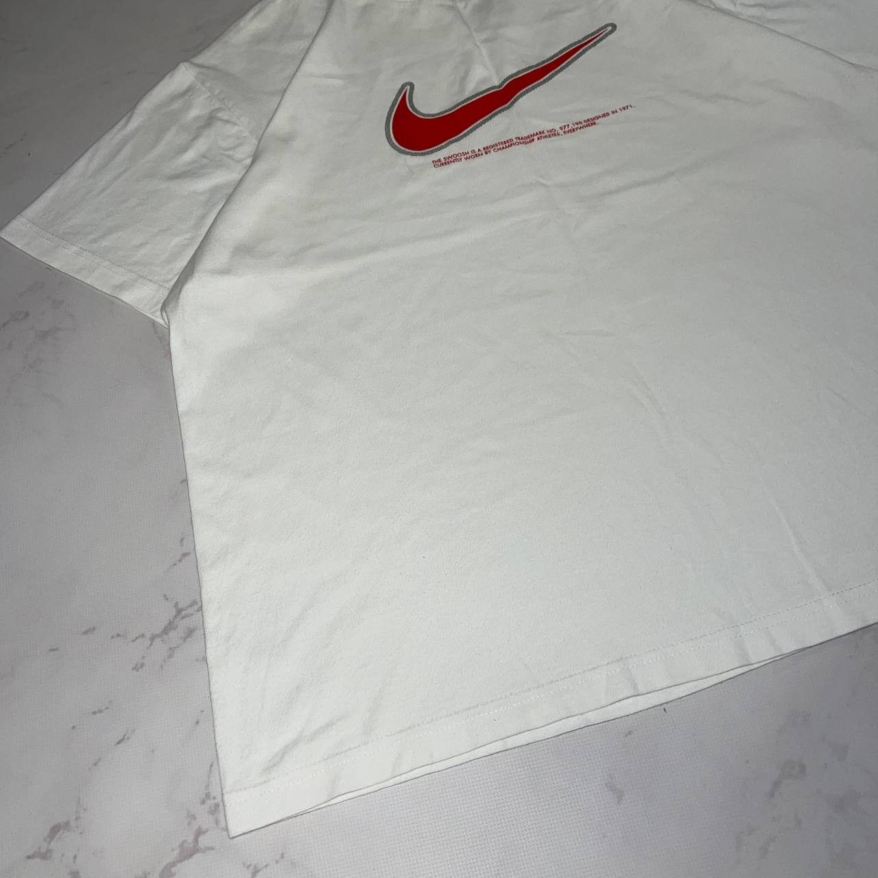 Nike Nike vintage big red swoosh white tee shirt size L Size US L / EU 52-54 / 3 - 7 Thumbnail