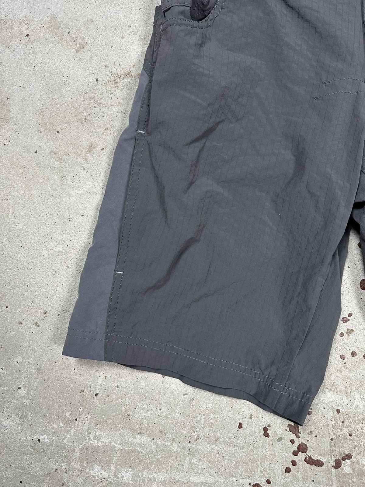 The North Face × Vintage Vintage Y2K The North Face Gray Shorts Outdoor Size US 30 / EU 46 - 4 Thumbnail