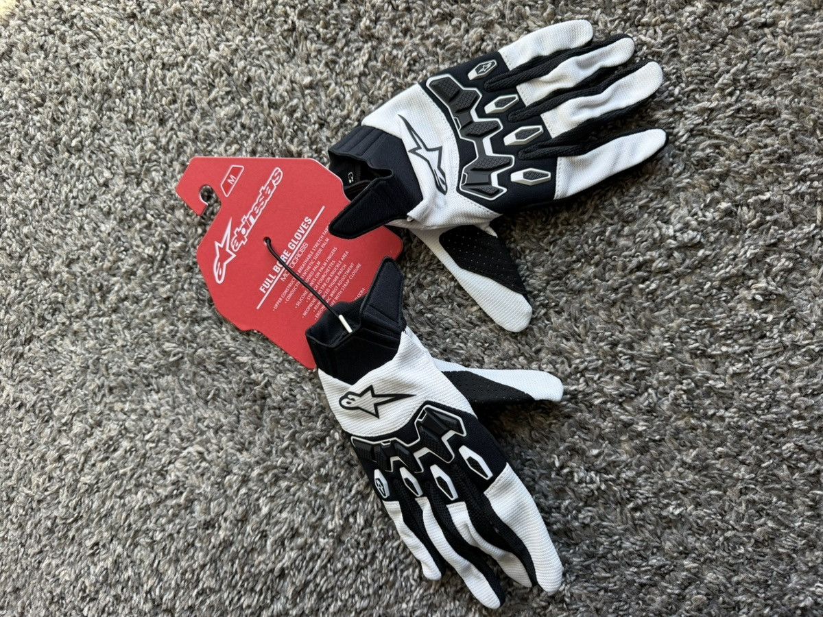 White/Black Alpinestars Motocross gloves 2026