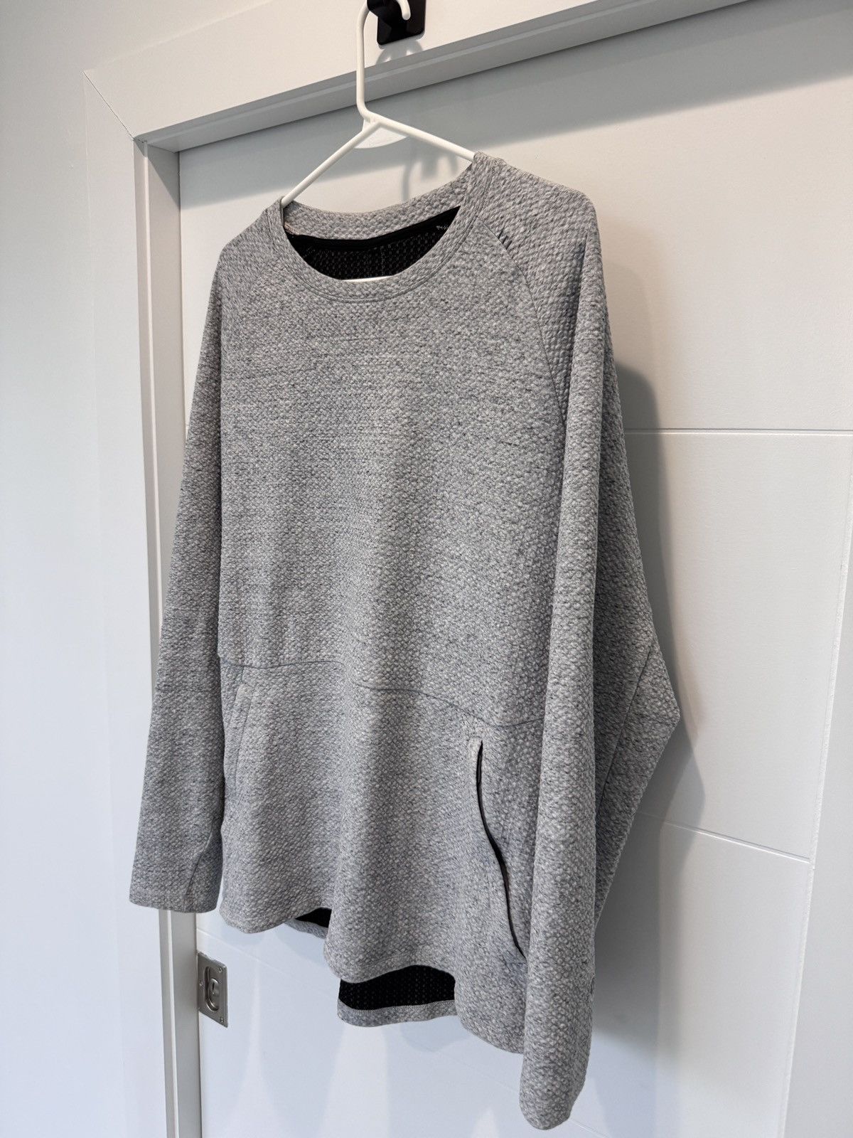 Lululemon Lululemon Mens At Ease Light Heather Grey Crewneck Size XL Size US XL / EU 56 / 4 - 3 Thumbnail