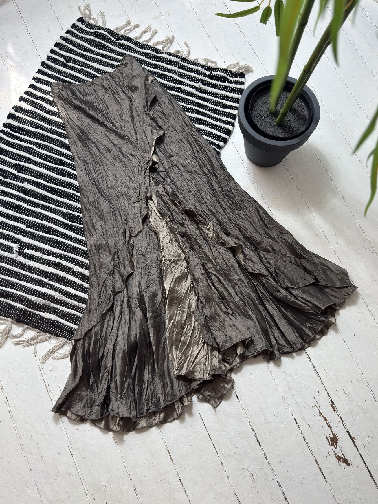 Other VINTAGE SILK ASYMMETRICAL RUFFLE MAXI SKIRT Size 30" / US 8 / IT 44 - 1 Thumbnail