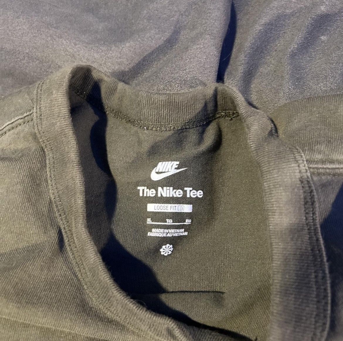 Nike 2 Nike Short Sleeve T-shirts, 2 Long Sleeve T-shirts Size US XL / EU 56 / 4 - 2 Thumbnail