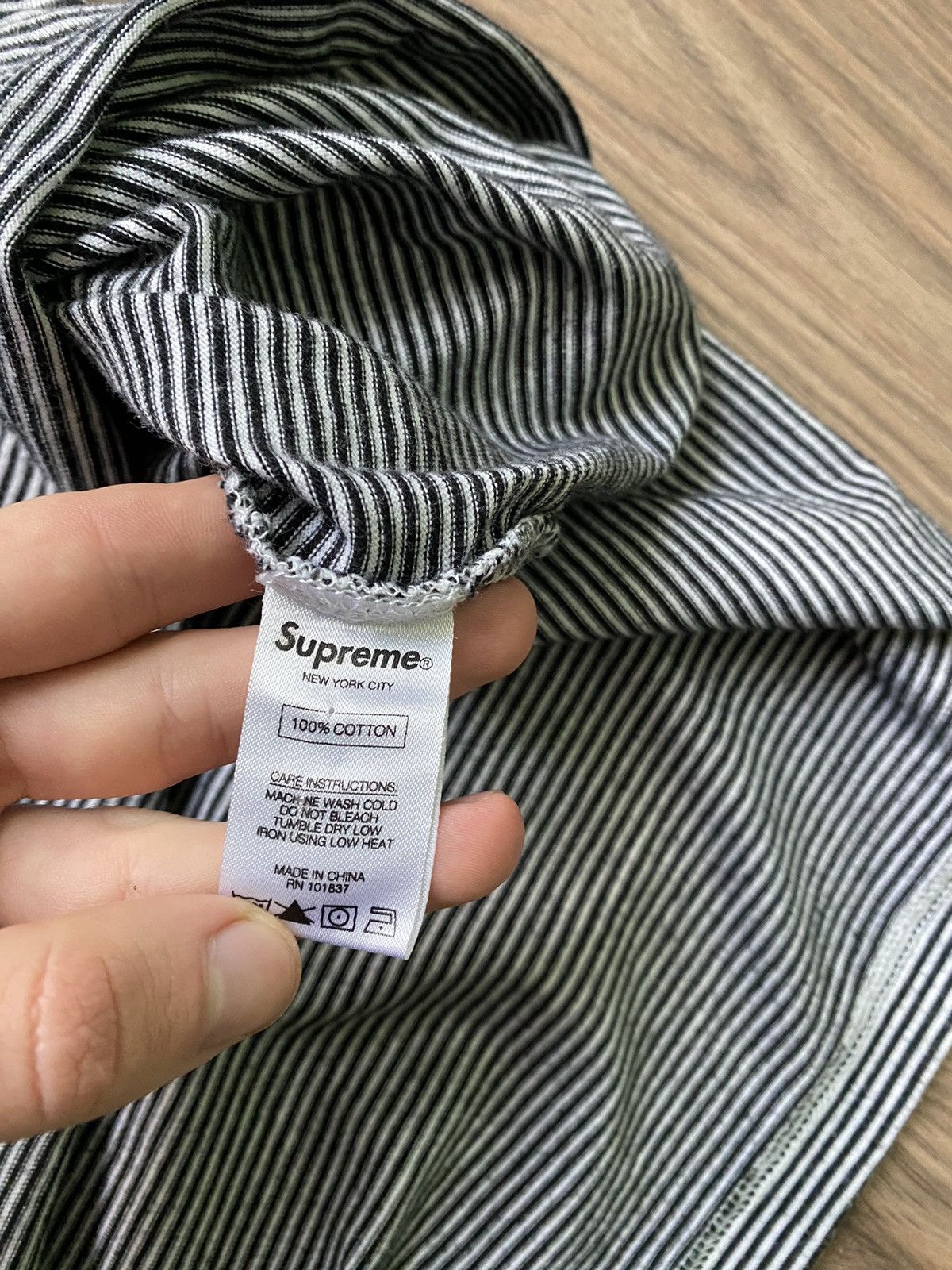 Supreme Vintage Supreme Big Logo Striped T-shirt Size XL Size US XL / EU 56 / 4 - 8 Thumbnail