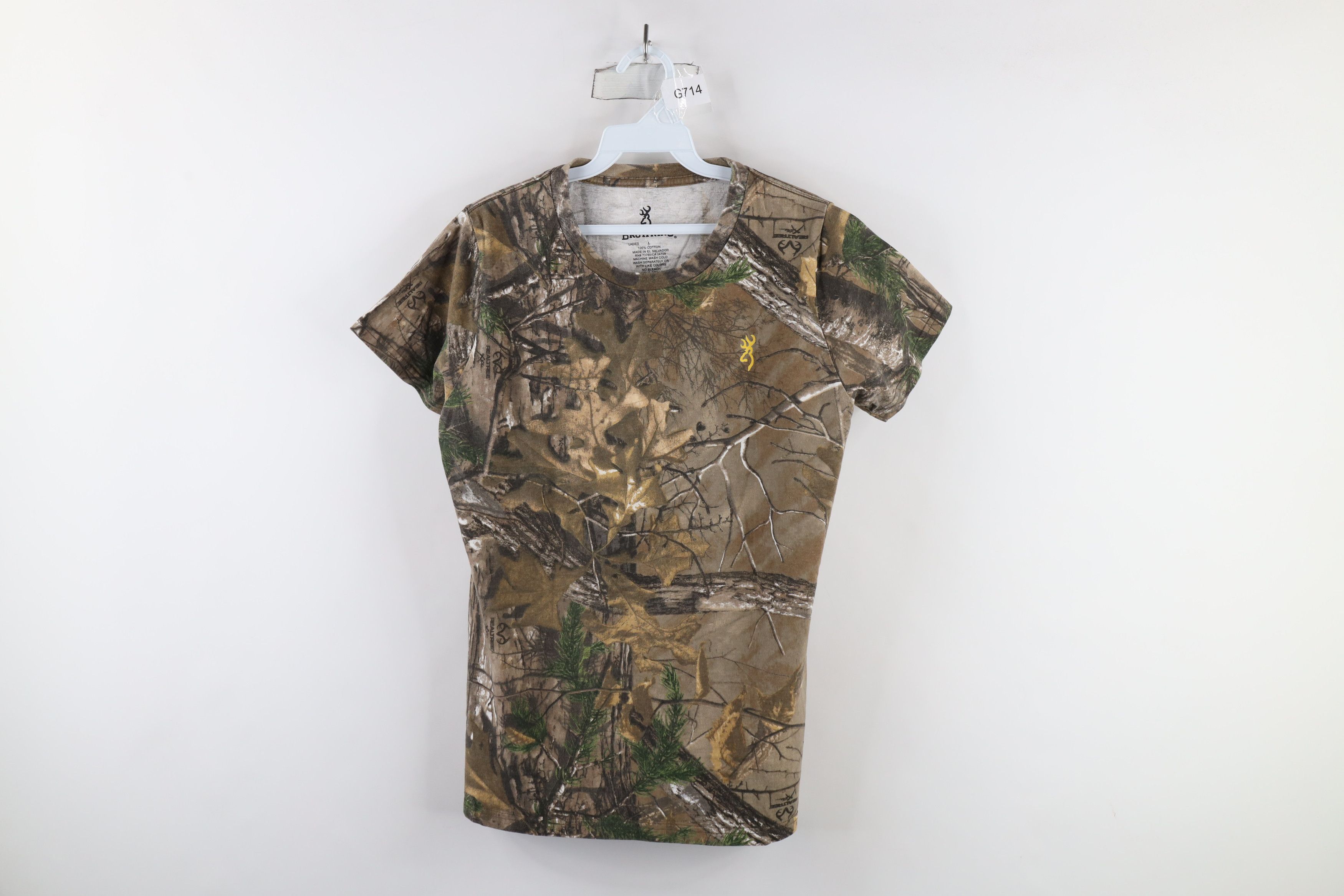 Vintage Vintage Streetwear Realtree Camouflage Short Sleeve T-Shirt Size L / US 10 / IT 46 - 1 Thumbnail
