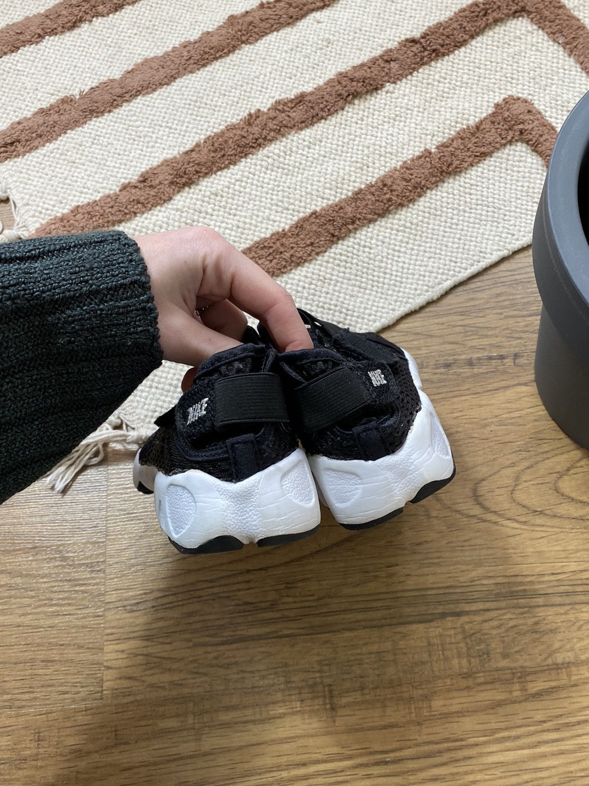 Nike KIDS NIKE TABI CUTE RIFT SHOES Size US 4 / IT 34 - 3 Thumbnail