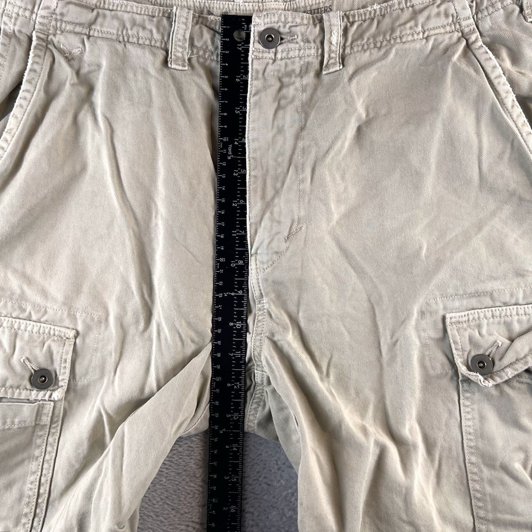 American Eagle Outfitters American Eagle Cargo Shorts Mens 33 Beige Tan Baggy Skater Y2K Size US 33 - 5 Thumbnail