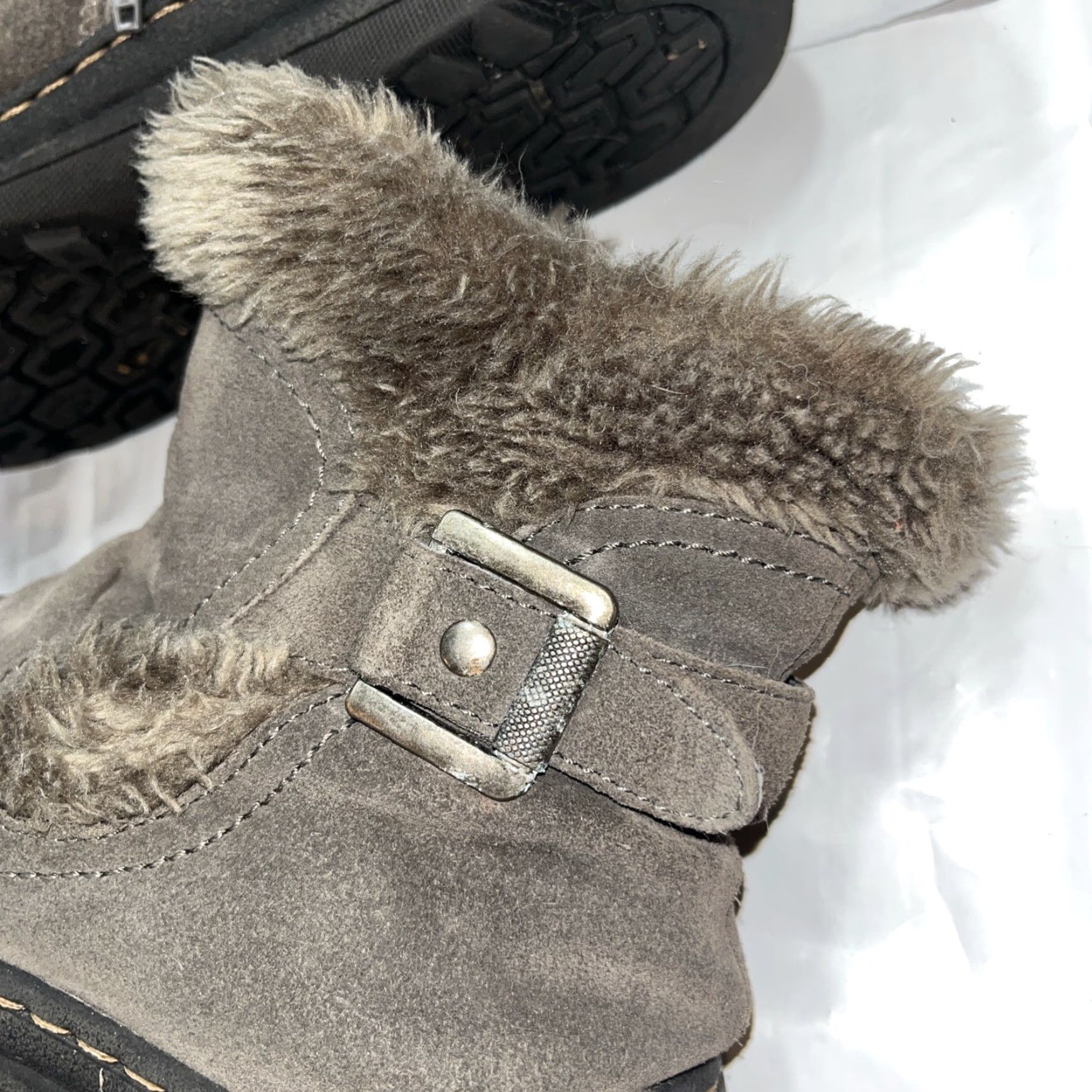 Vintage Baretraps Andrea Gray Suede Ankle Boots Zip Up Size 8.5M Lined Fur Buckle Strap Heel Low Womens Winter Leather Outsole Boots Size US 9 / IT 39 - 4 Thumbnail