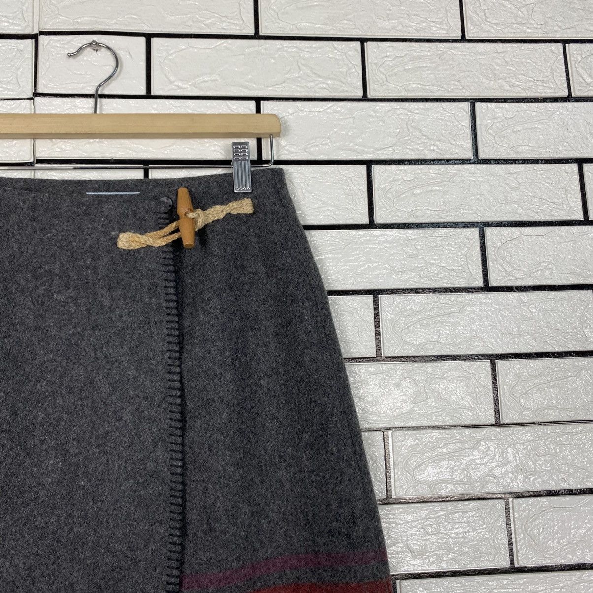 Japanese Brand Vintage Wool Skirt Striped Naf Naf Sport Issey Miyake Size 30" / US 8 / IT 44 - 8 Thumbnail