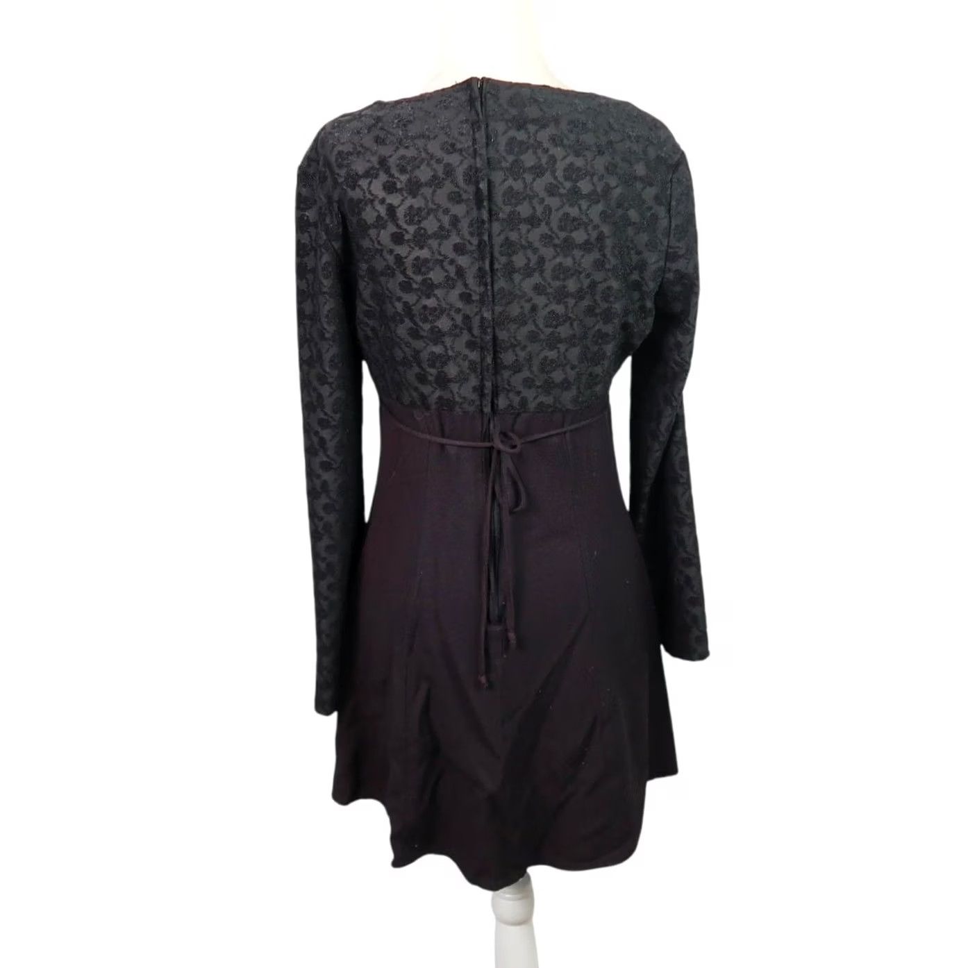 Vintage VINTAGE 90s Byer Too! black lace combo fit & flare mini dress Short Women Regular Size 6 7 Long Sleeve 90s Theme Mens/Womens Size M / US 6-8 / IT 42-44 - 4 Thumbnail