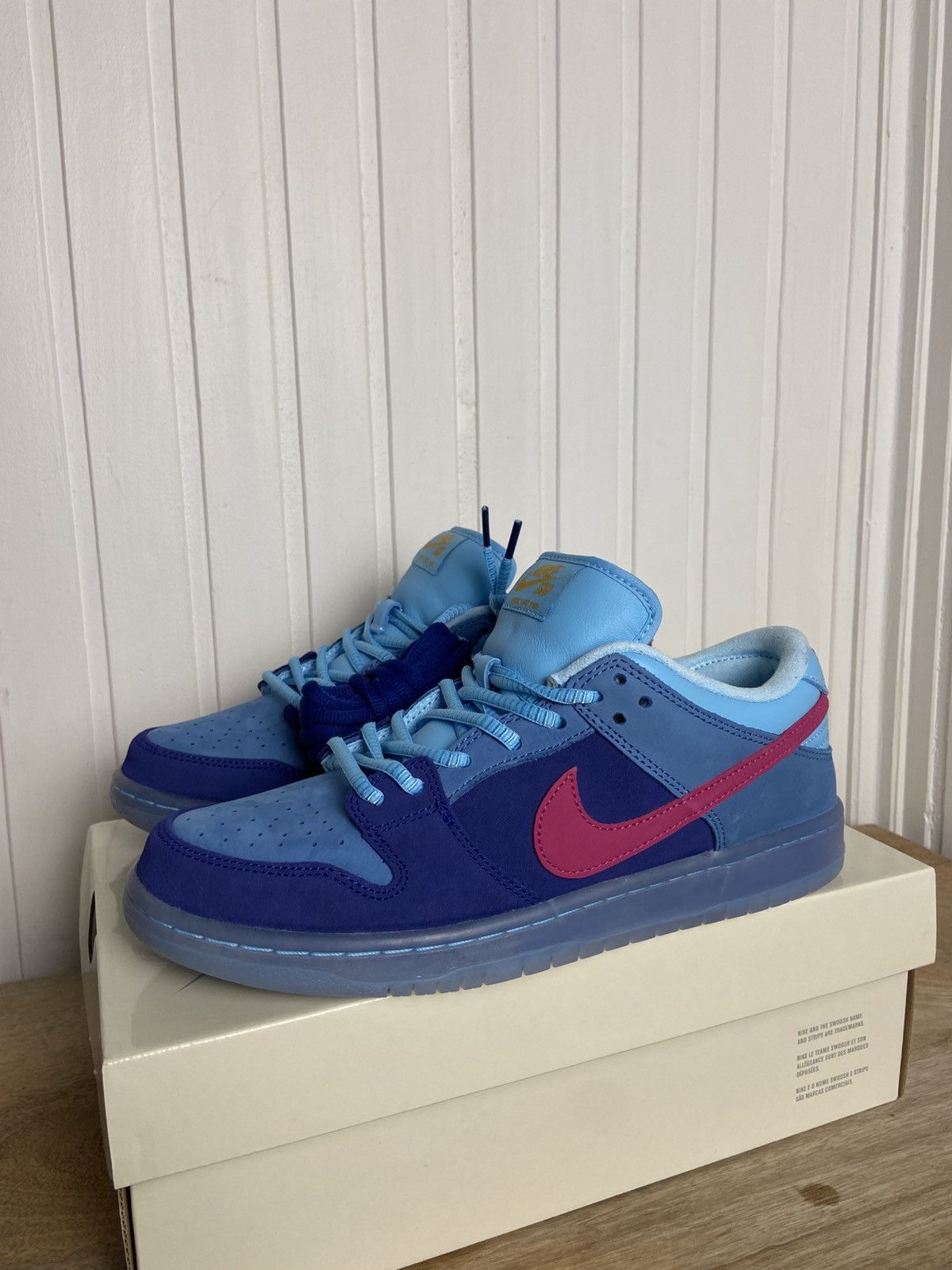 Nike New Nike SB Dunk Low "Run The Jewels" Size 9US Authentic Size US 9 / EU 42 - 1 Thumbnail