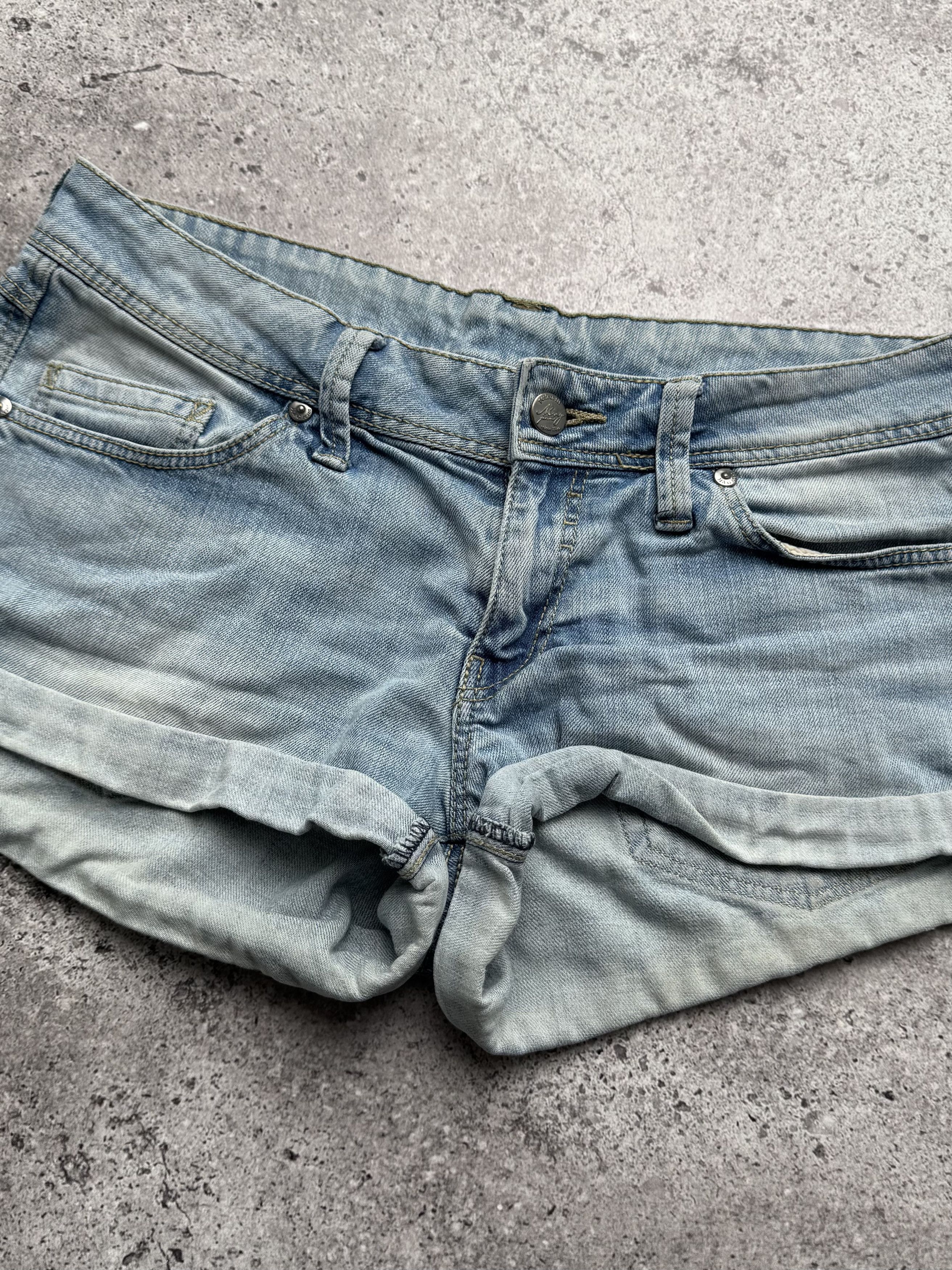 Vintage Vintage Denim Shorts Low Rise Rolled Hem Casual Jean Shorts Size 30" / US 8 / IT 44 - 2 Thumbnail