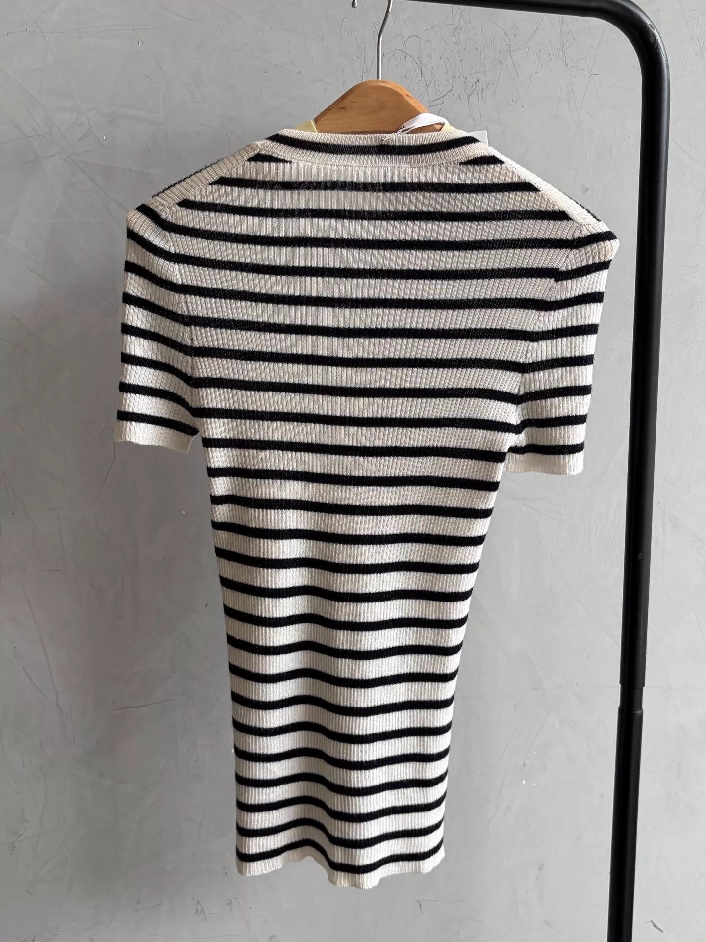 Dior Dior B&W Striped Knit SS w/ Bee CD Embroidery 34/38 New Size XS / US 0-2 / IT 36-38 - 3 Thumbnail