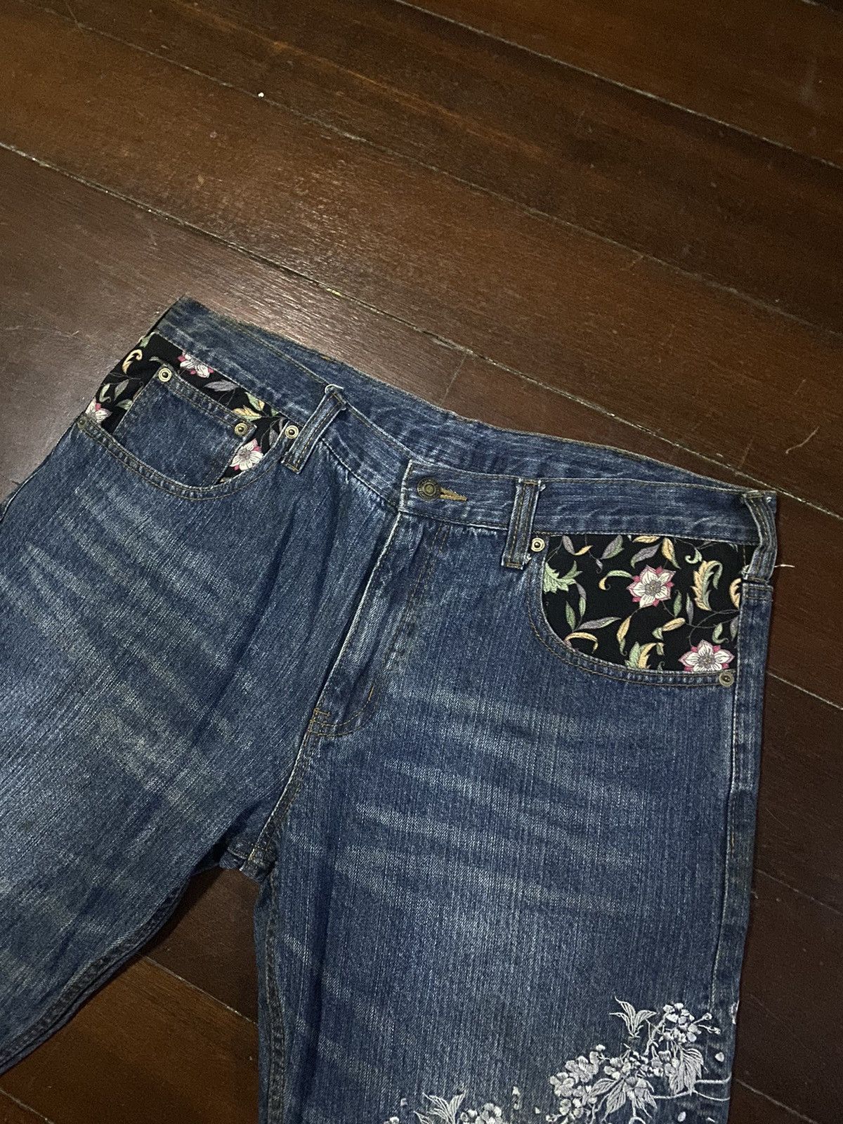 Japanese Brand Fire 🔥 Karakuri tamashi embroidered flower SUKARJAN JEANS Size US 37 - 4 Thumbnail