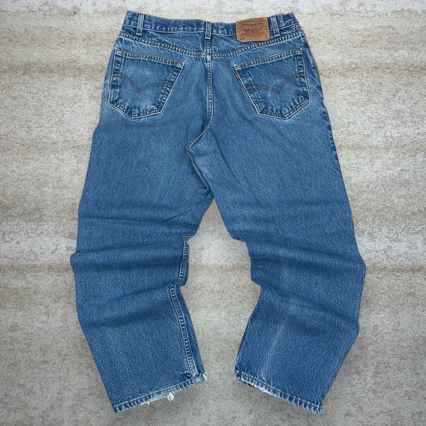 Levi's Vintage 90s Levis Jeans 550 36x30 Relaxed Fit Medium Wash Size US 36 / EU 52 - 1 Thumbnail