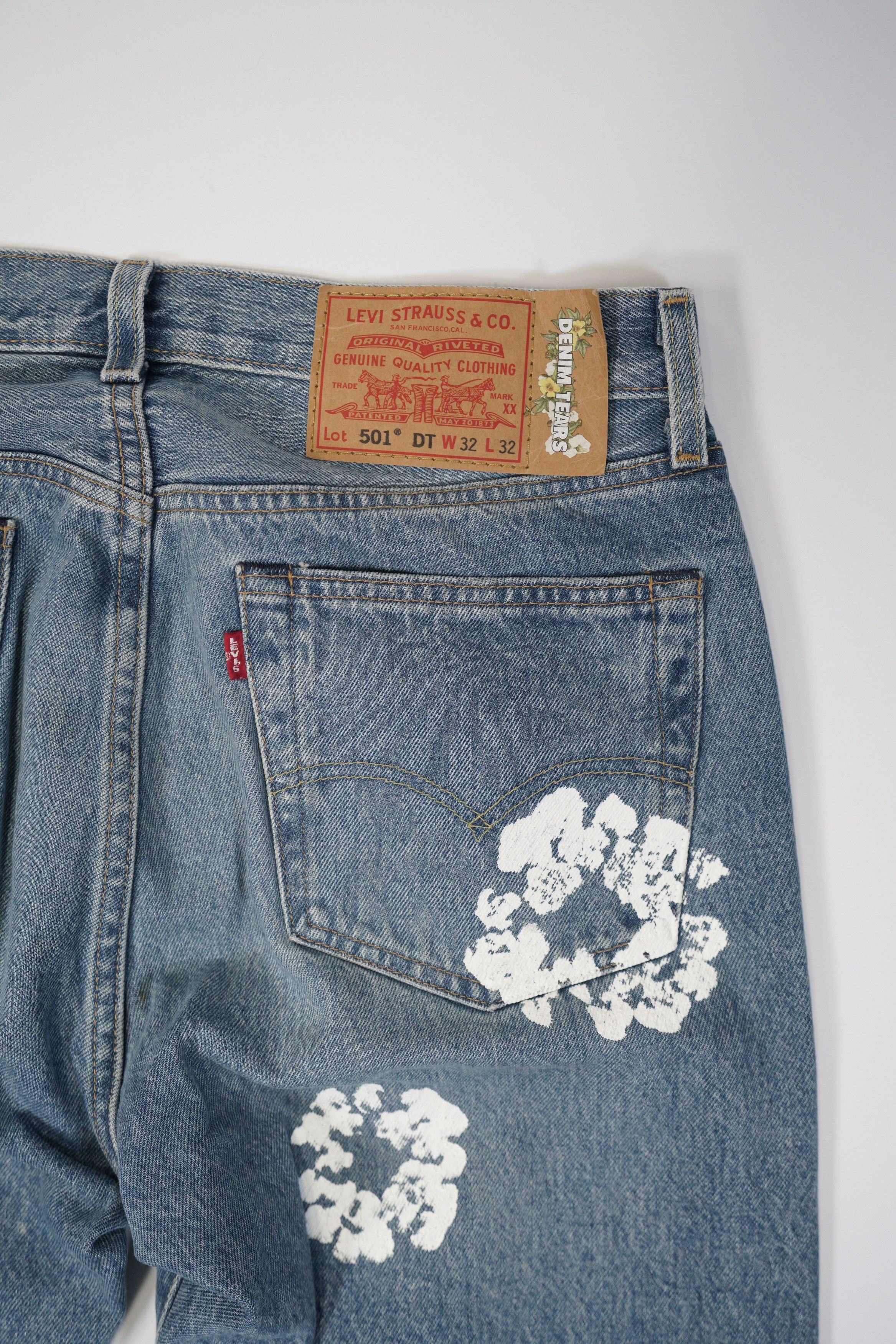 DENIM TEARS Denim Tears x Levi's Cotton Wreath Jean Light Wash Size US 32 / EU 48 - 10 Thumbnail