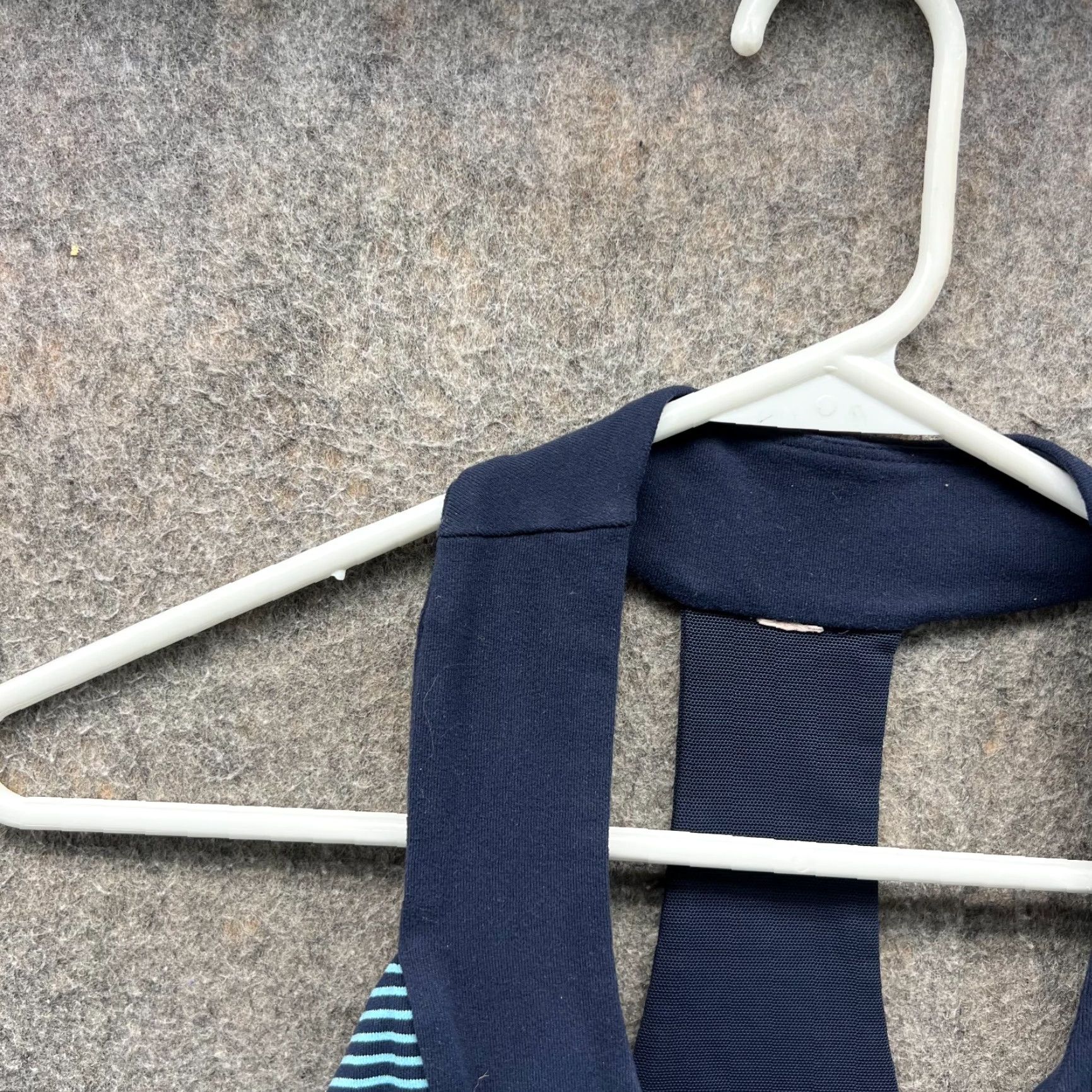 Lululemon VINTAGE Lululemon Shirt Womens 0 Blue Tank Top Racerback Athletic Training Scoop Neck Size XS / US 0-2 / IT 36-38 - 7 Thumbnail
